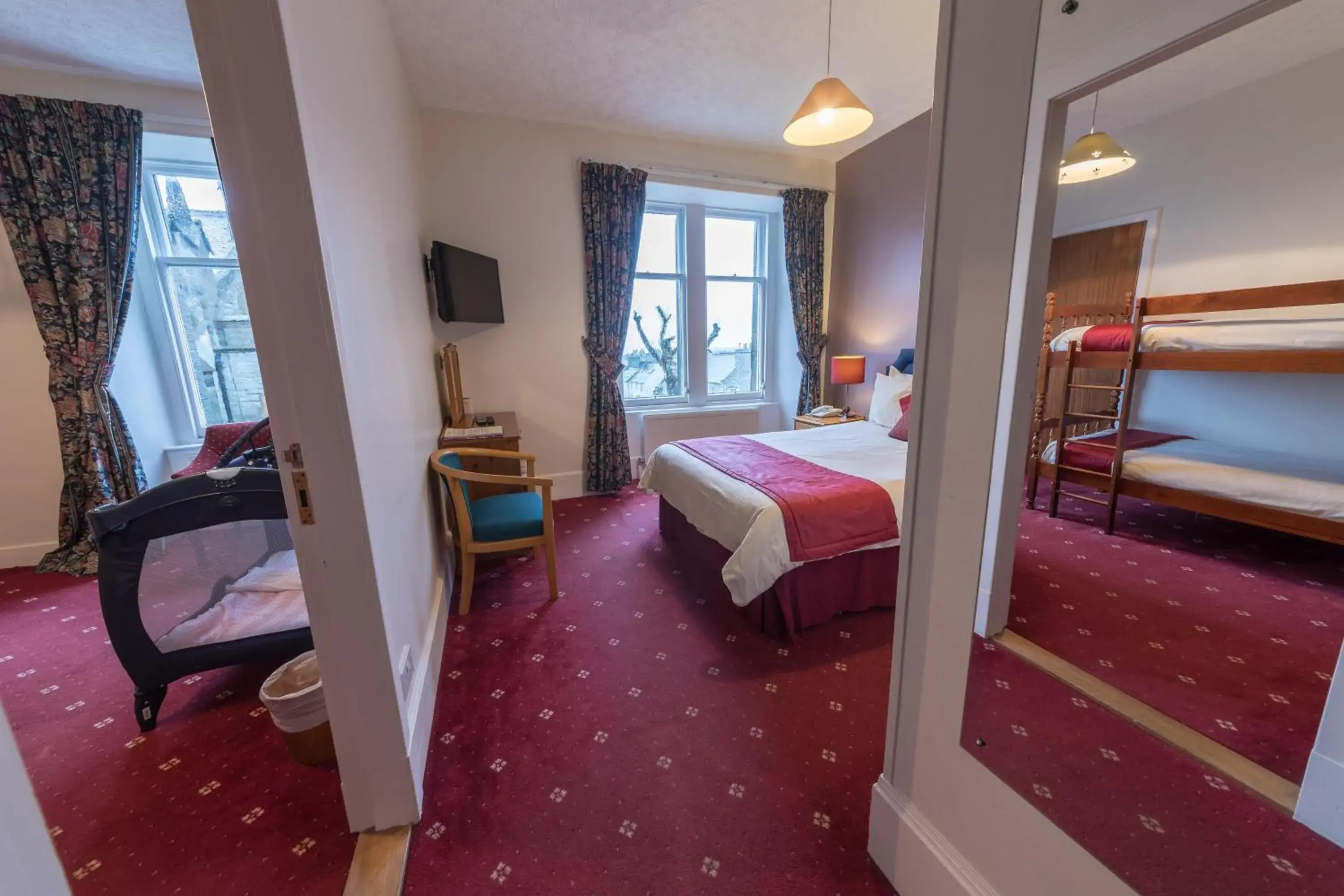 Bed in Pentland Hotel Bed in Pentland Hotel