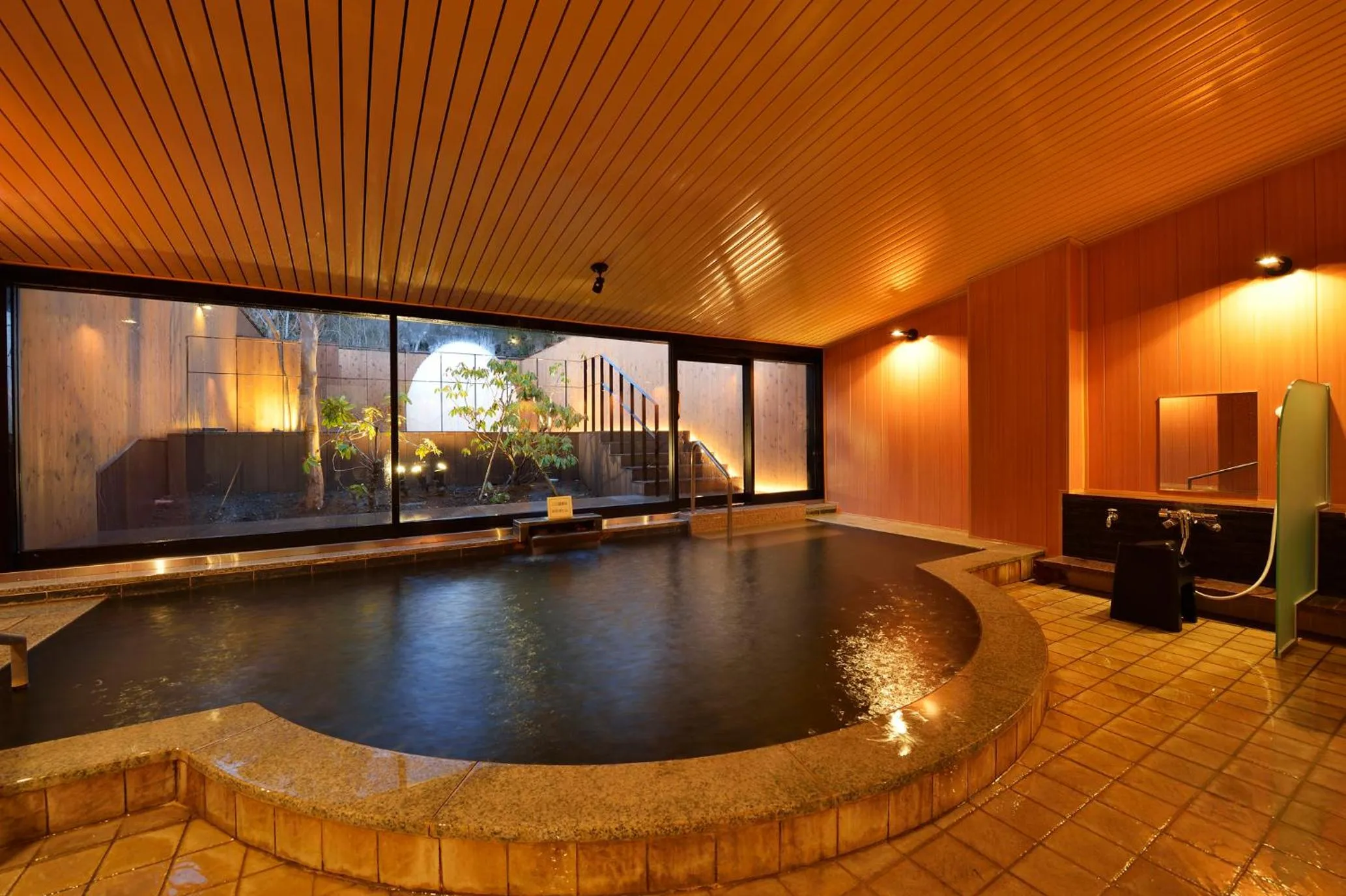 Hot Tub, Swimming Pool in Hakone Lake Hotel
