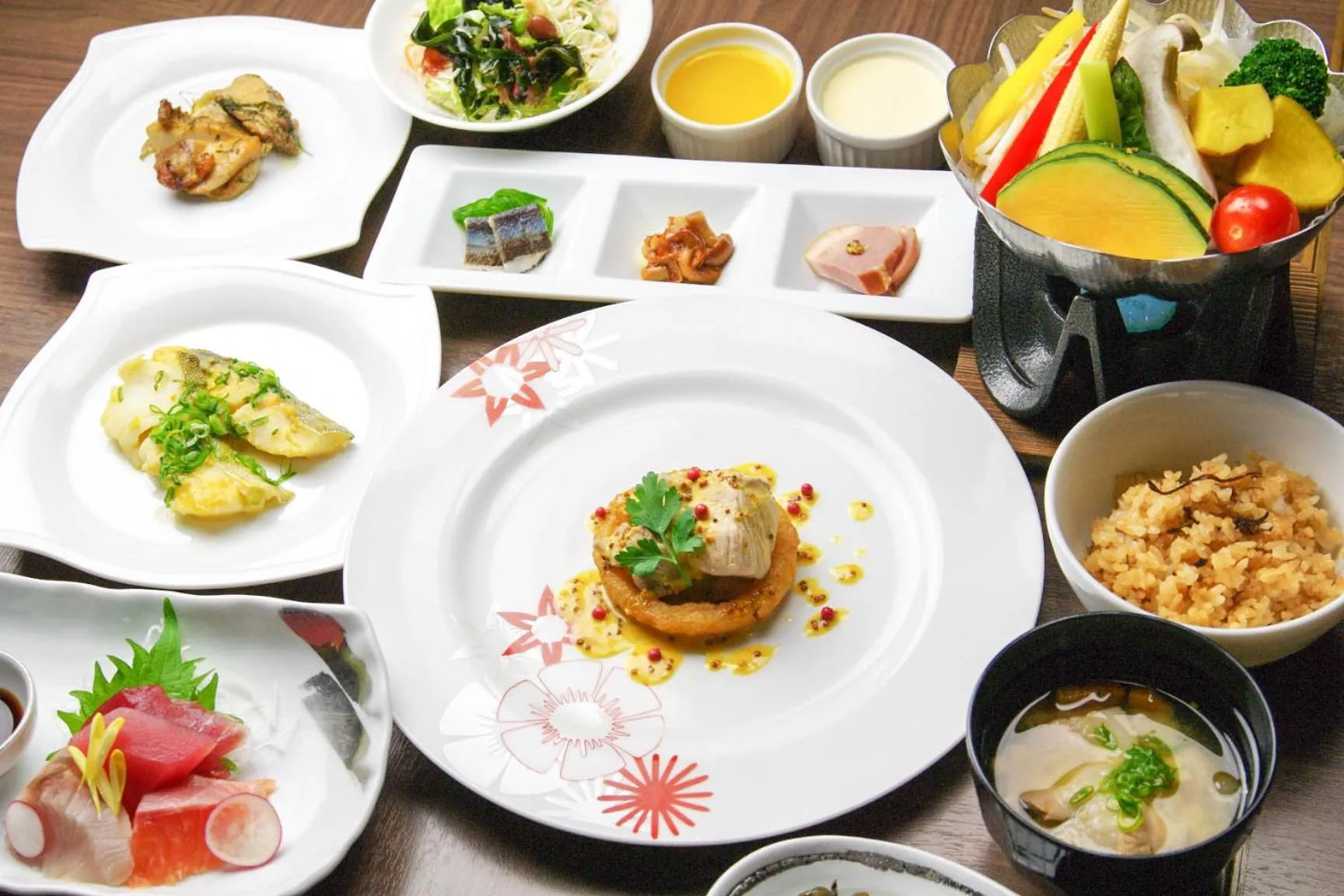 Dinner, Lunch and Dinner in Hakone Lake Hotel