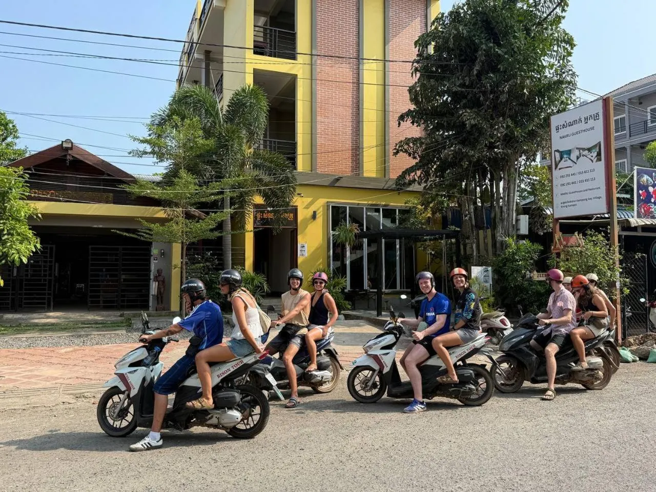 Neakru Guesthouse and Restaurant