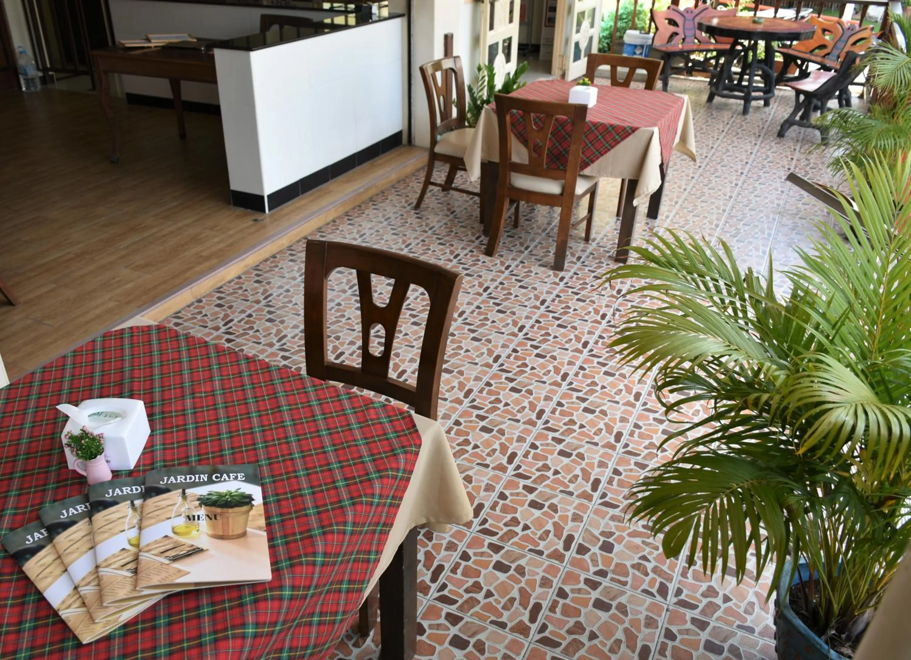 Restaurant/places to eat in Jardin