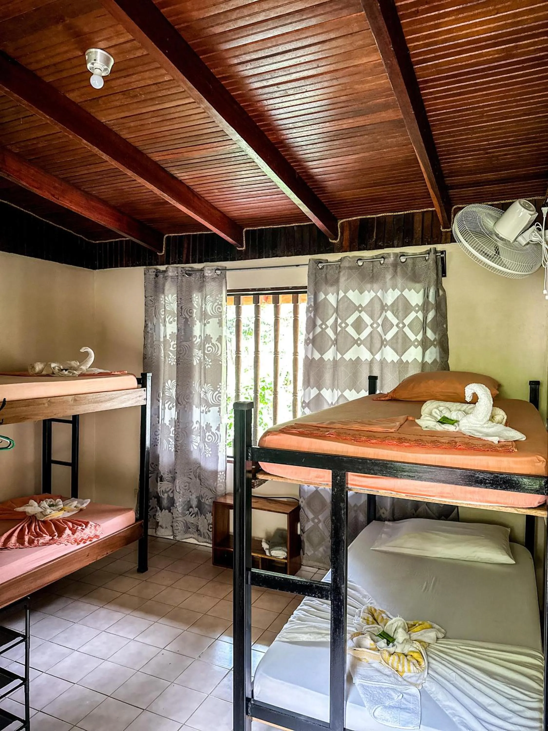 Photo of the whole room, Bed in Ventanas en Corcovado