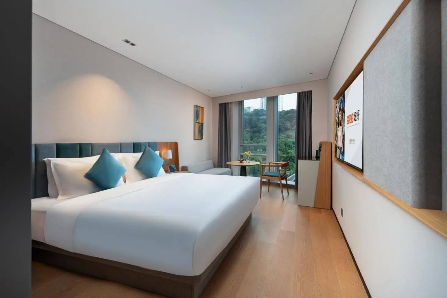 Photo of the whole room, Bed in Pagoda Hotel Of SSAW ChongQing International Land-sea