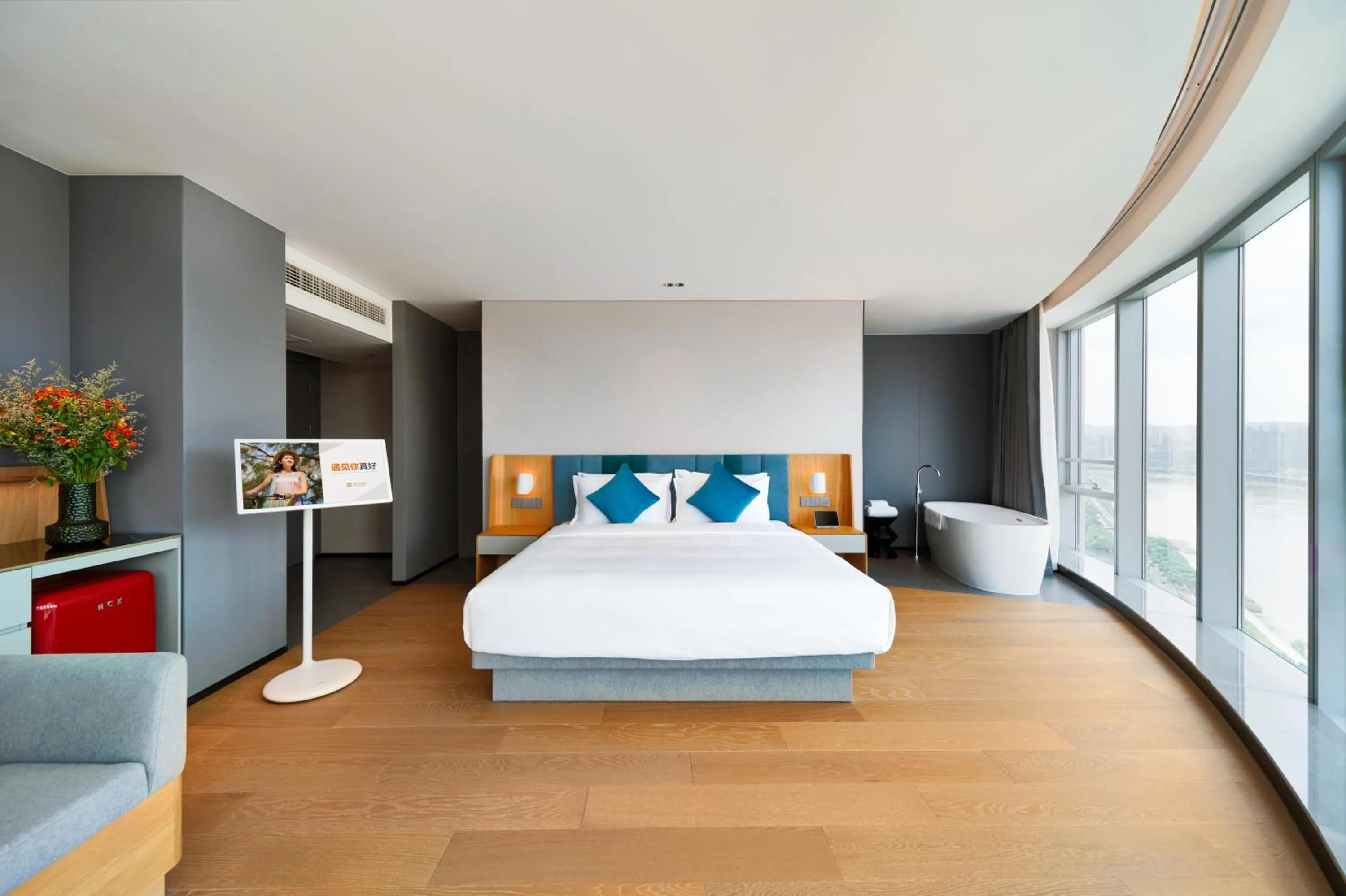 Photo of the whole room, Bed in Pagoda Hotel Of SSAW ChongQing International Land-sea