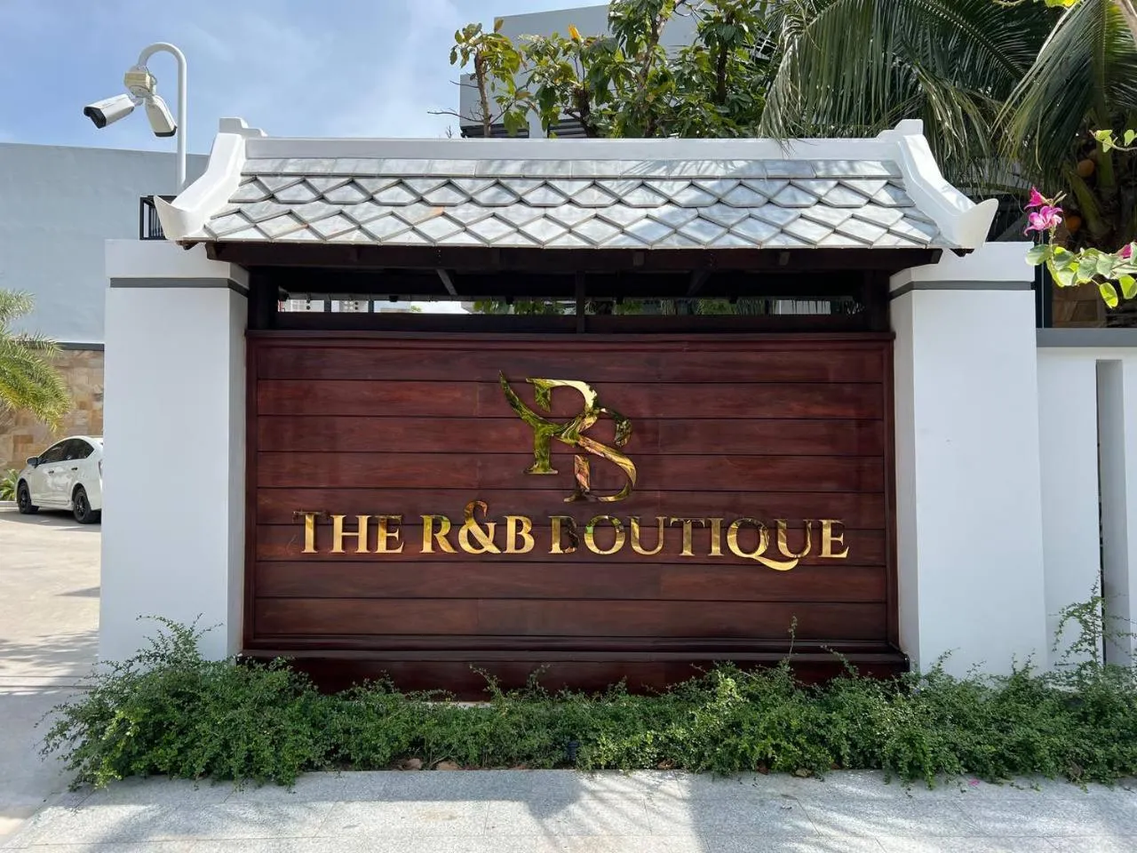 Property logo or sign in The R&B Boutique