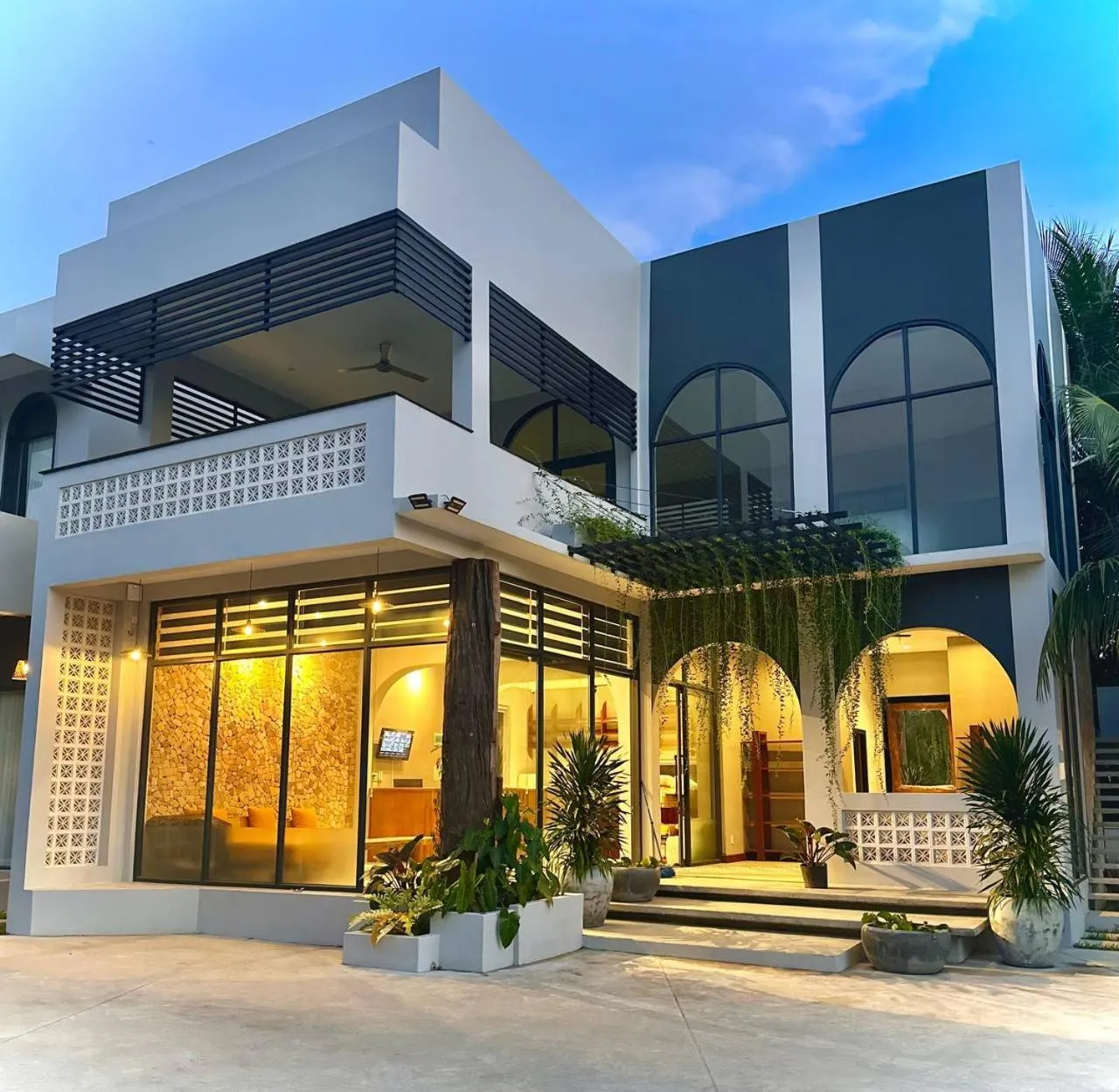 Property building in The R&B Boutique