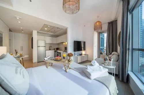 Bed in Airstay - Chic Studio - Marina View - Dubai Marina - Monthly Offer Available