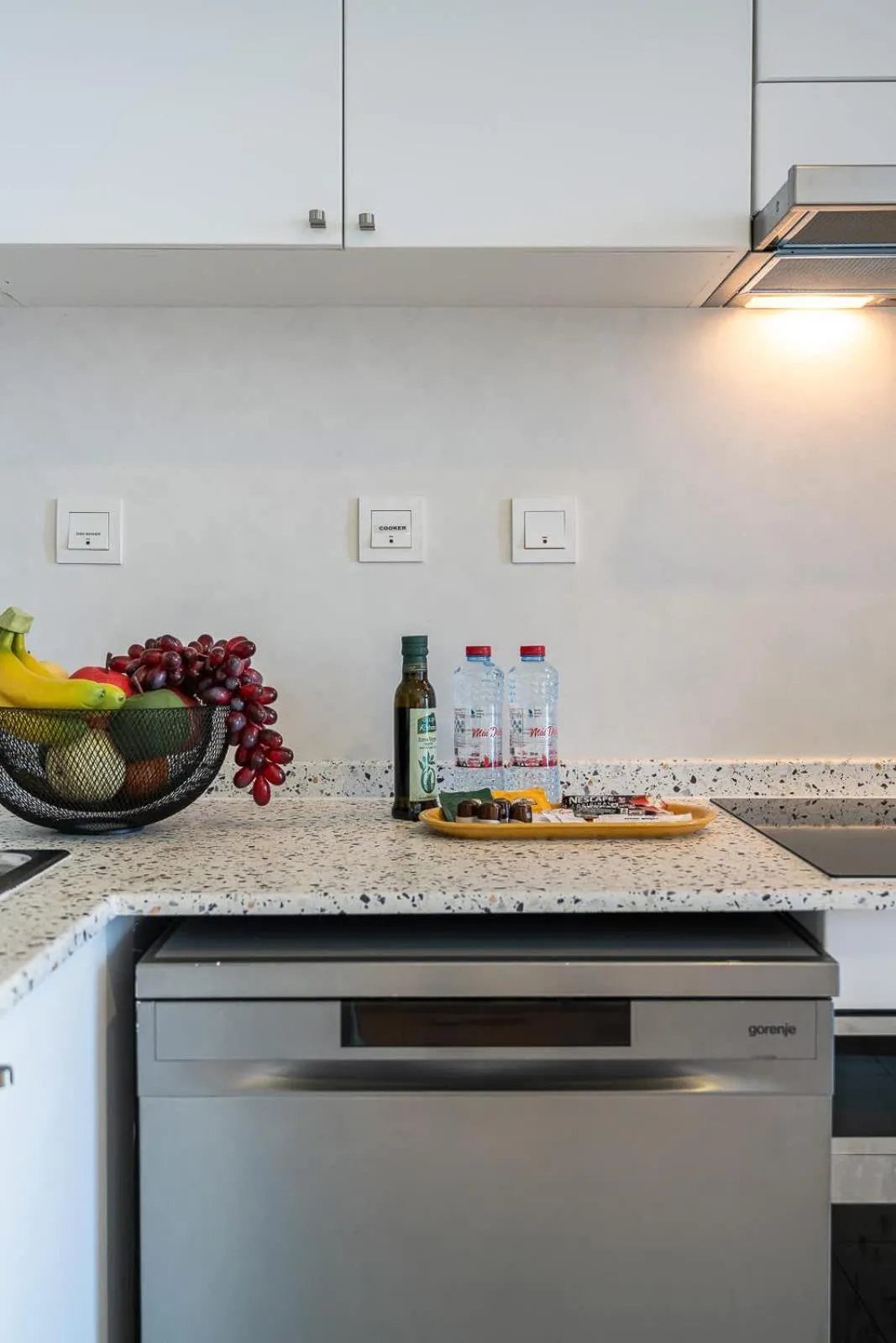 Kitchen or kitchenette in Airstay - Chic Studio - Marina View - Dubai Marina - Monthly Offer Available