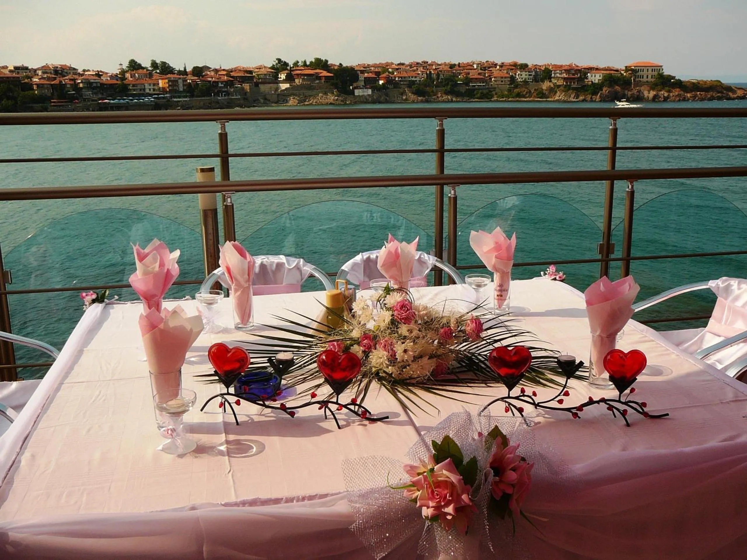 Restaurant/places to eat in Hotel Parnasse