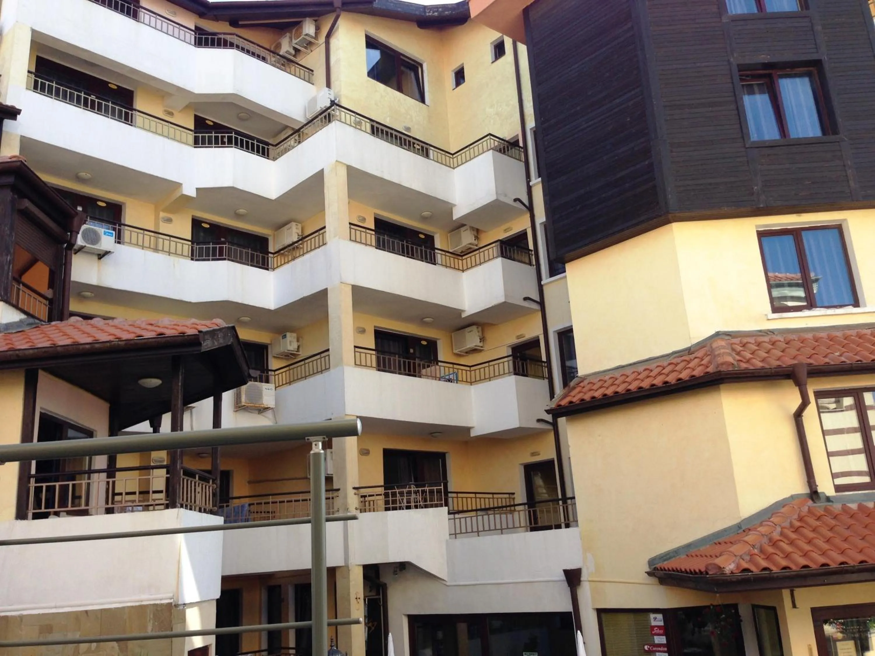 Facade/entrance in Hotel Parnasse