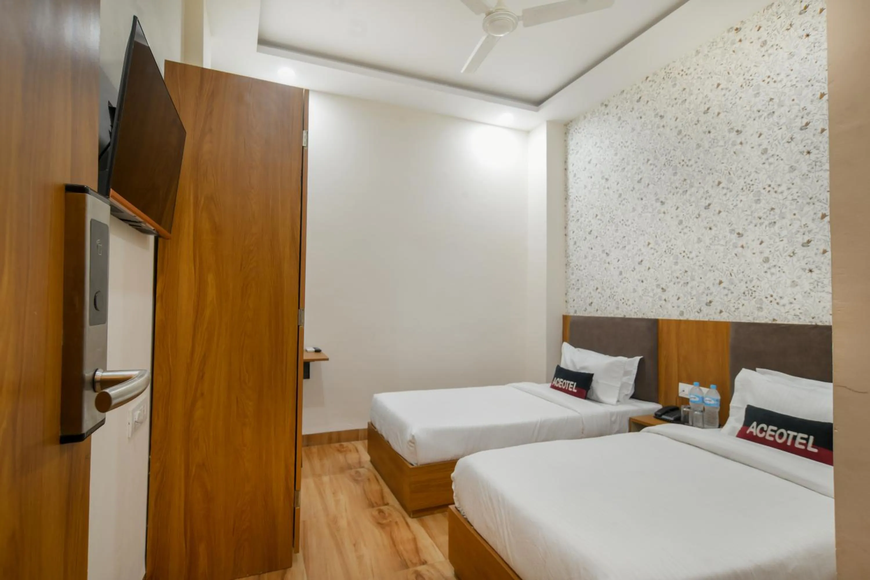 Bed in Aceotel Inn, Vijay Nagar