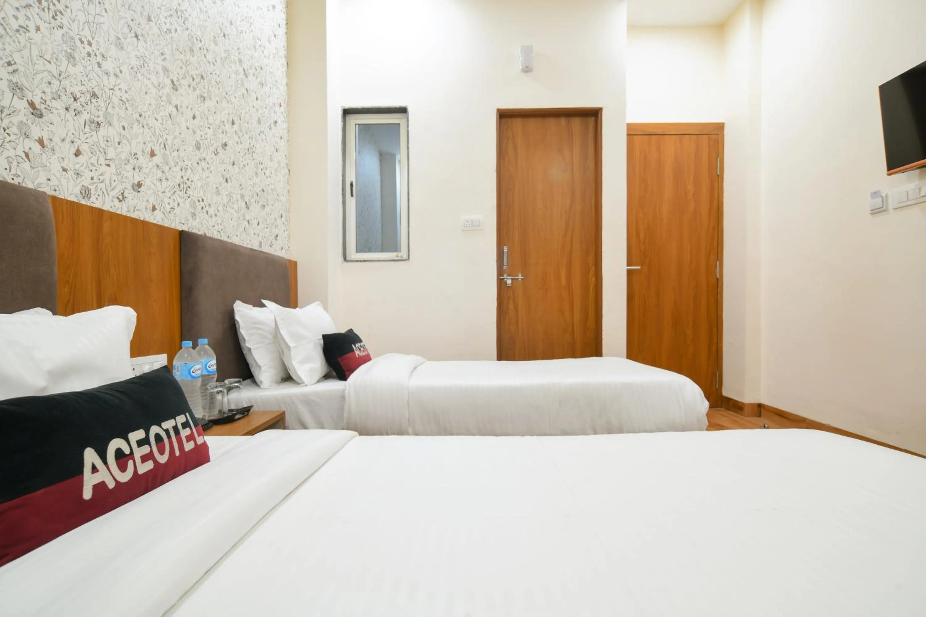 Bed in Aceotel Inn, Vijay Nagar
