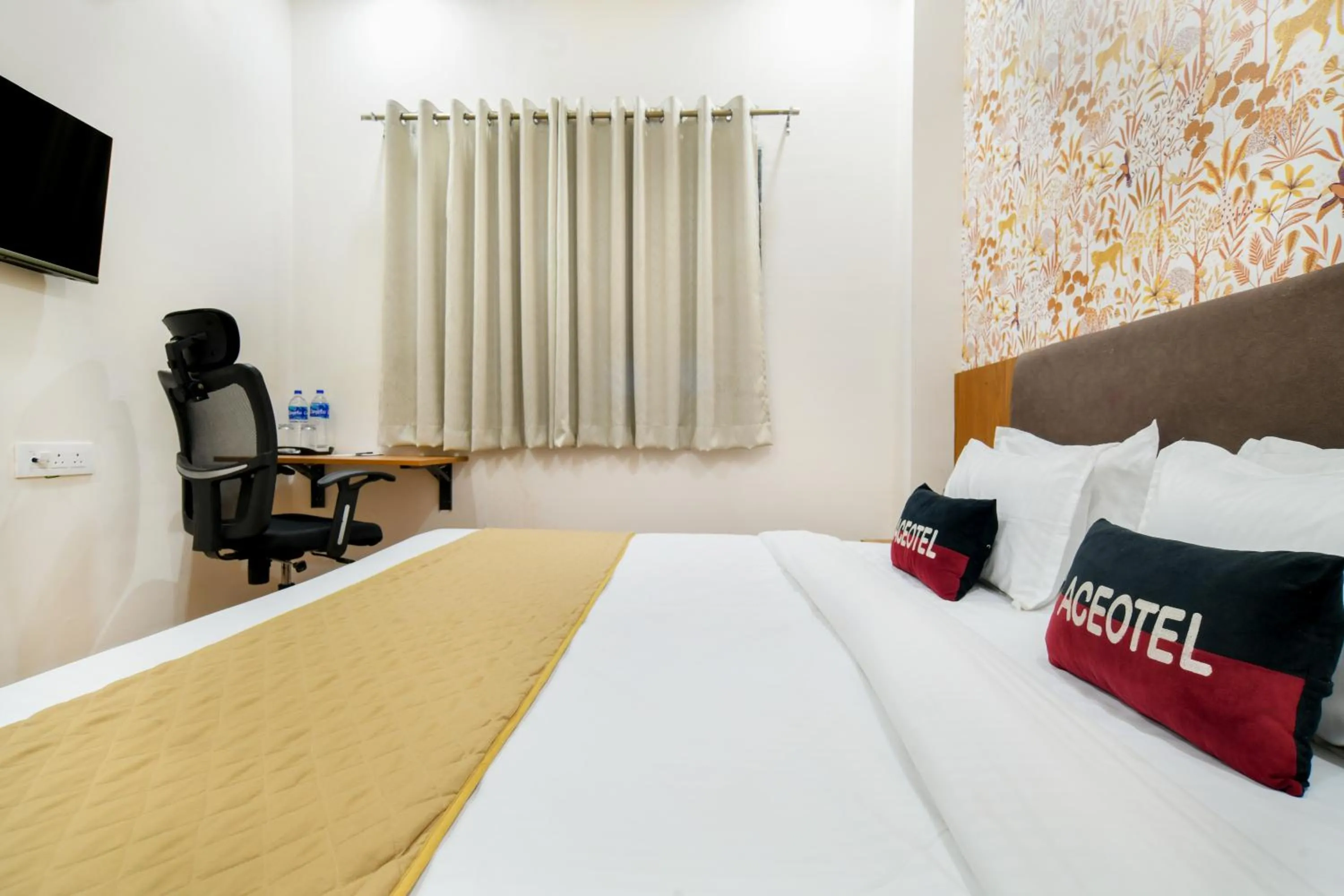 Bed in Aceotel Inn, Vijay Nagar