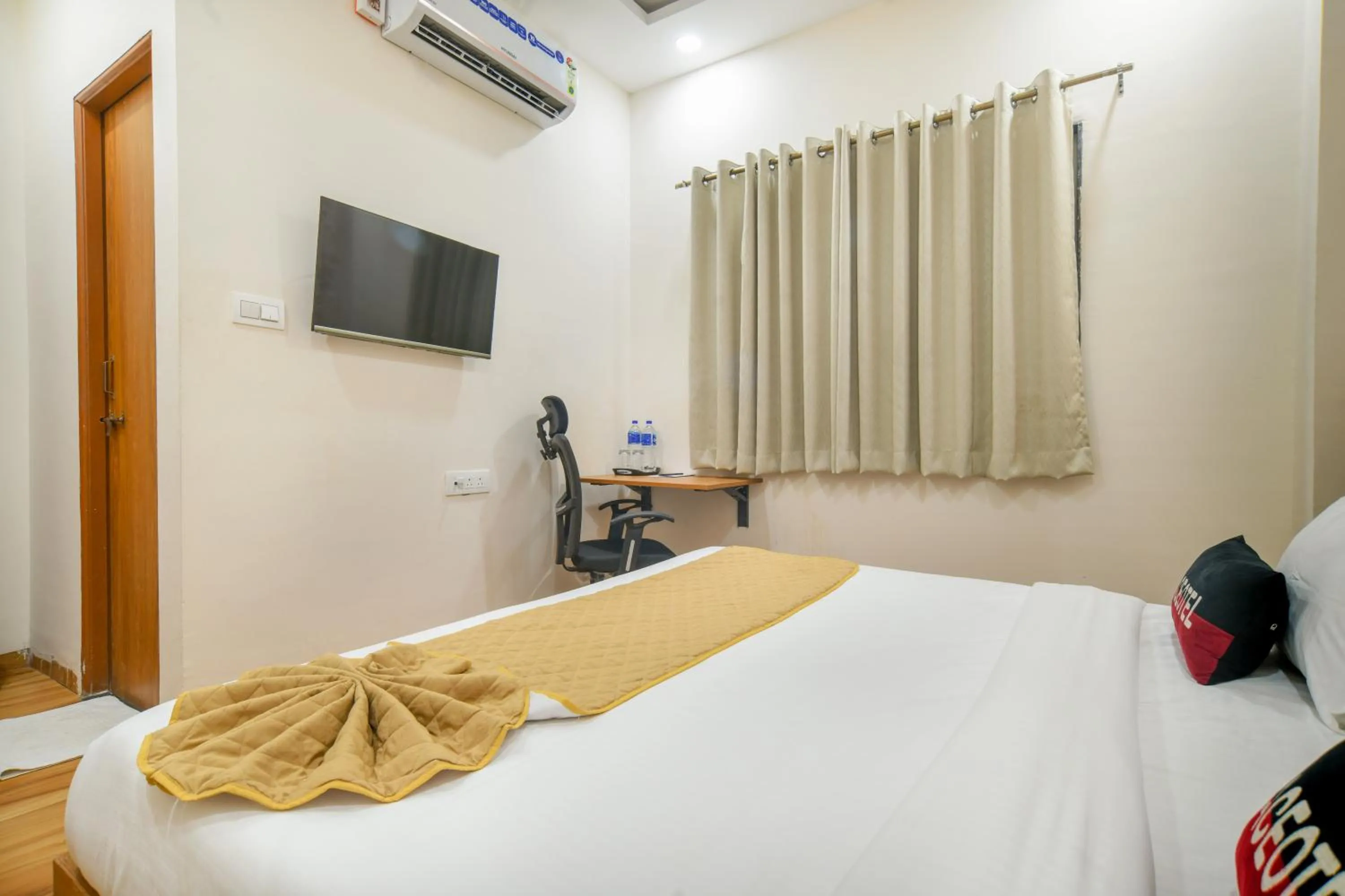 Bed in Aceotel Inn, Vijay Nagar