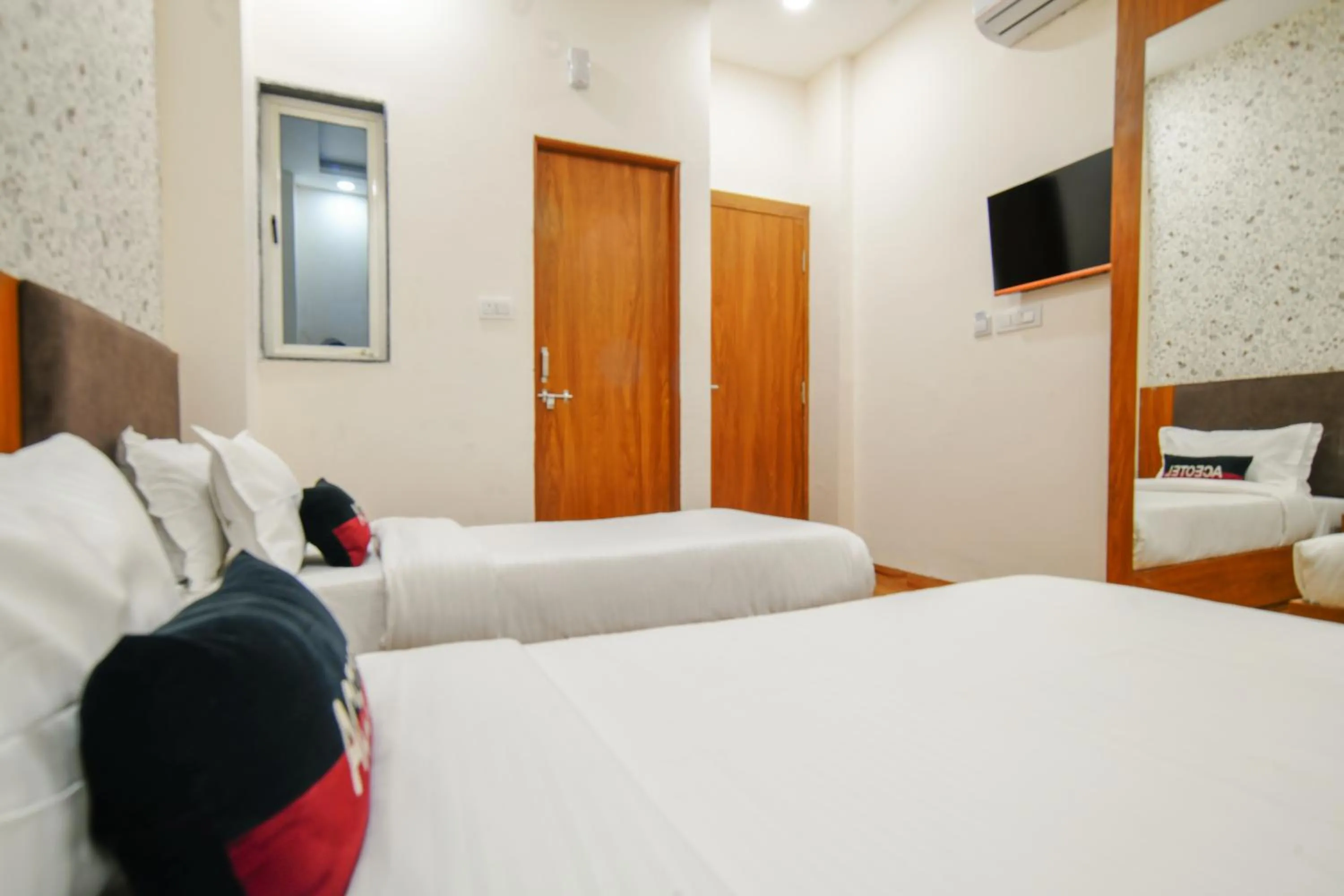 Bed in Aceotel Inn, Vijay Nagar