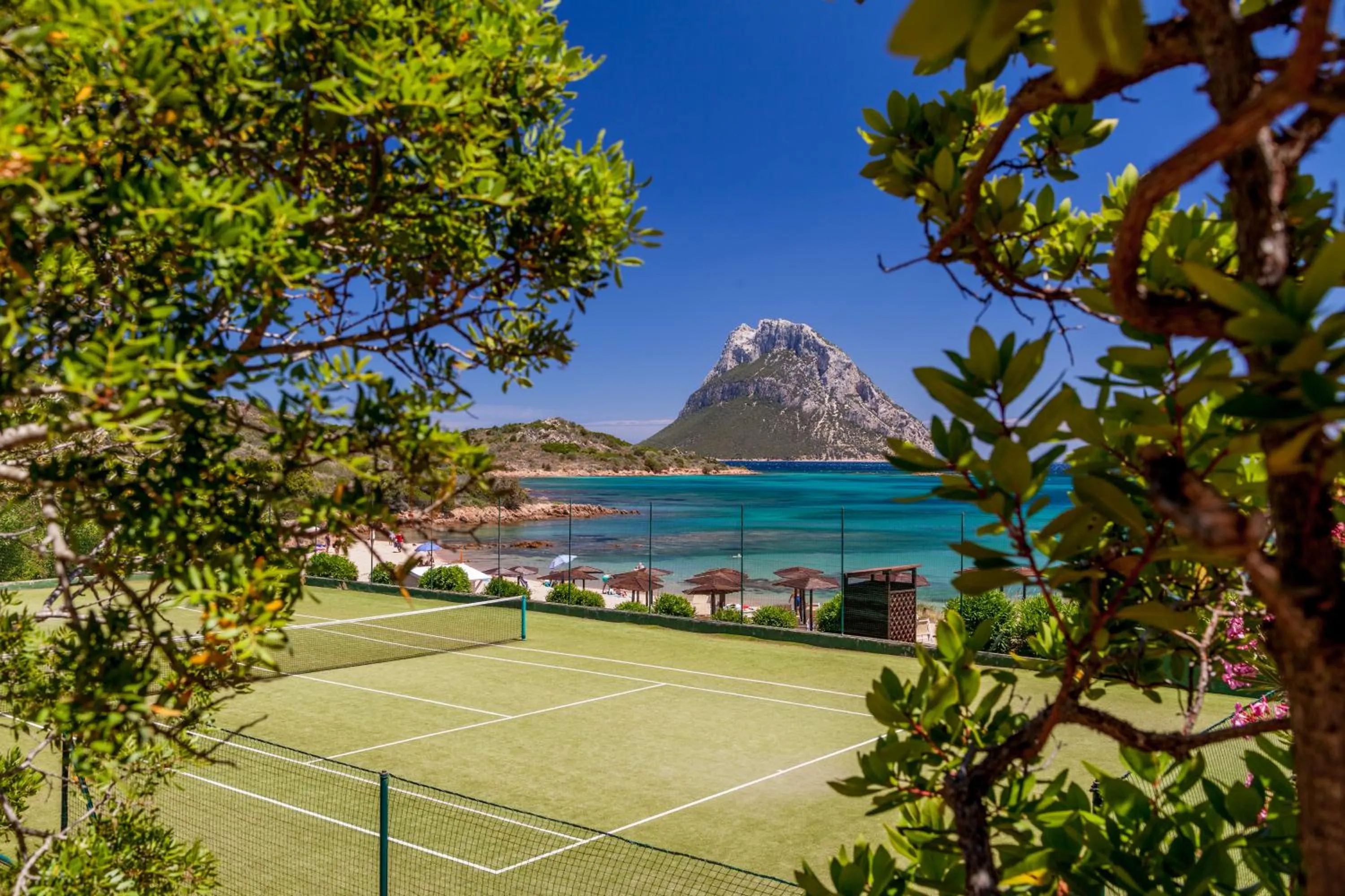 Tennis court in Hotel Don Diego