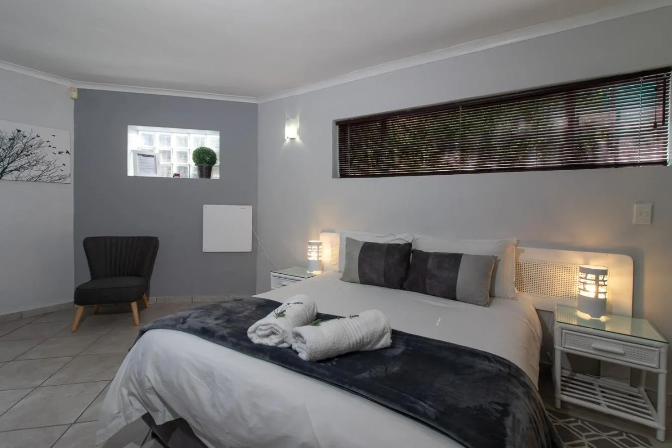 Bedroom, Bed in Dockside