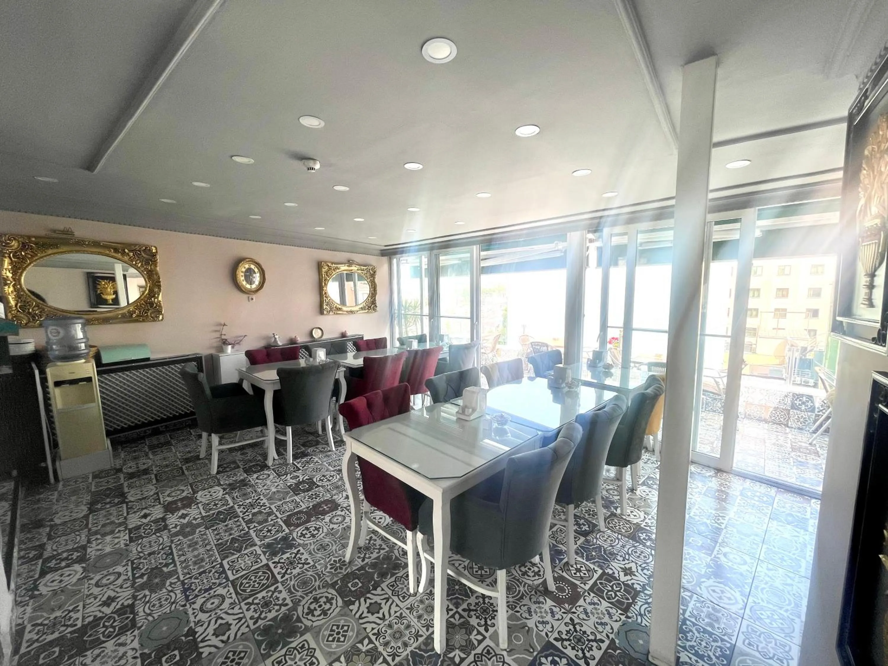 Restaurant/places to eat in Grand Hurriyet Hotel