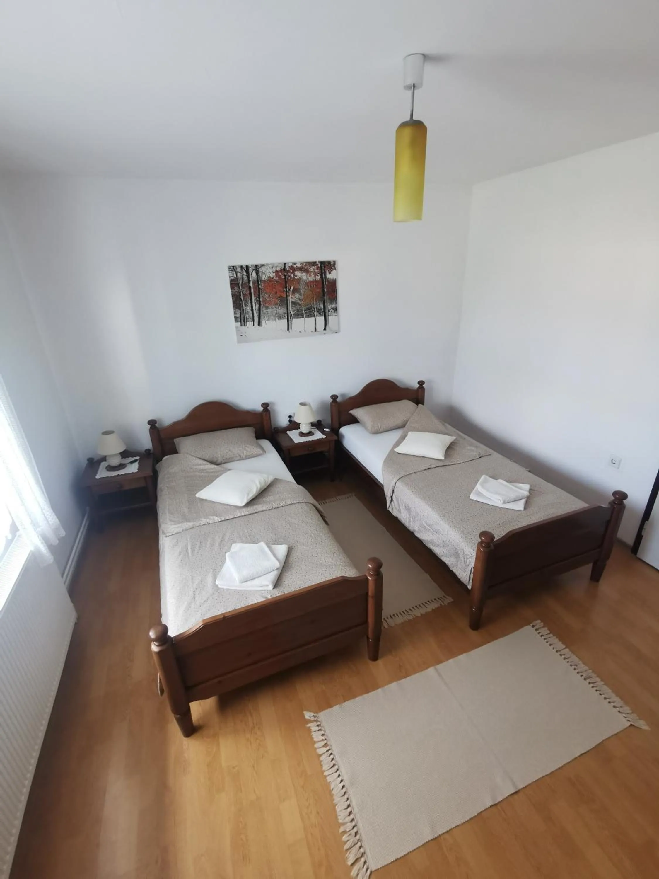 Day, Bed in Apartment Milka