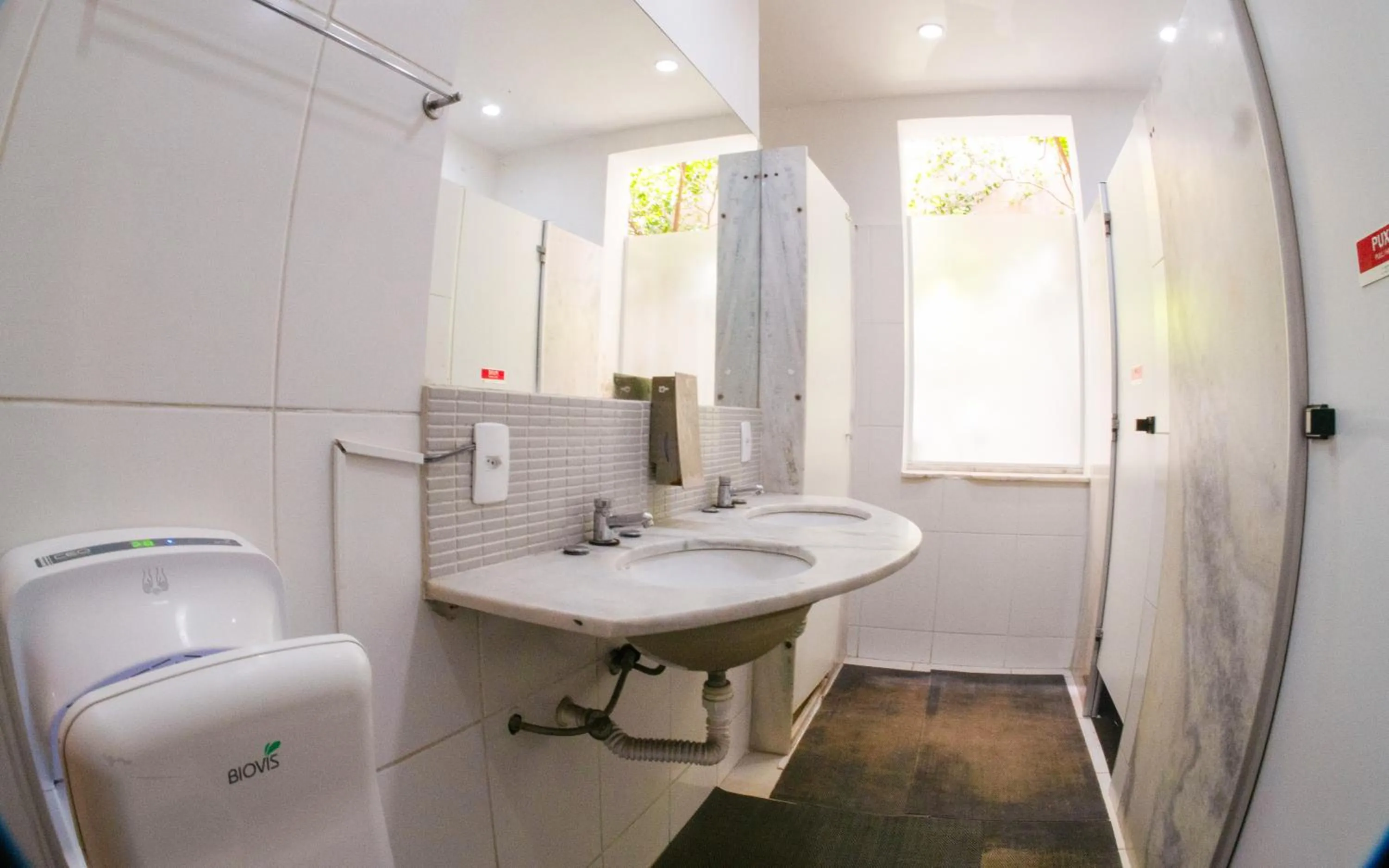 Bathroom in Mango Tree Ipanema