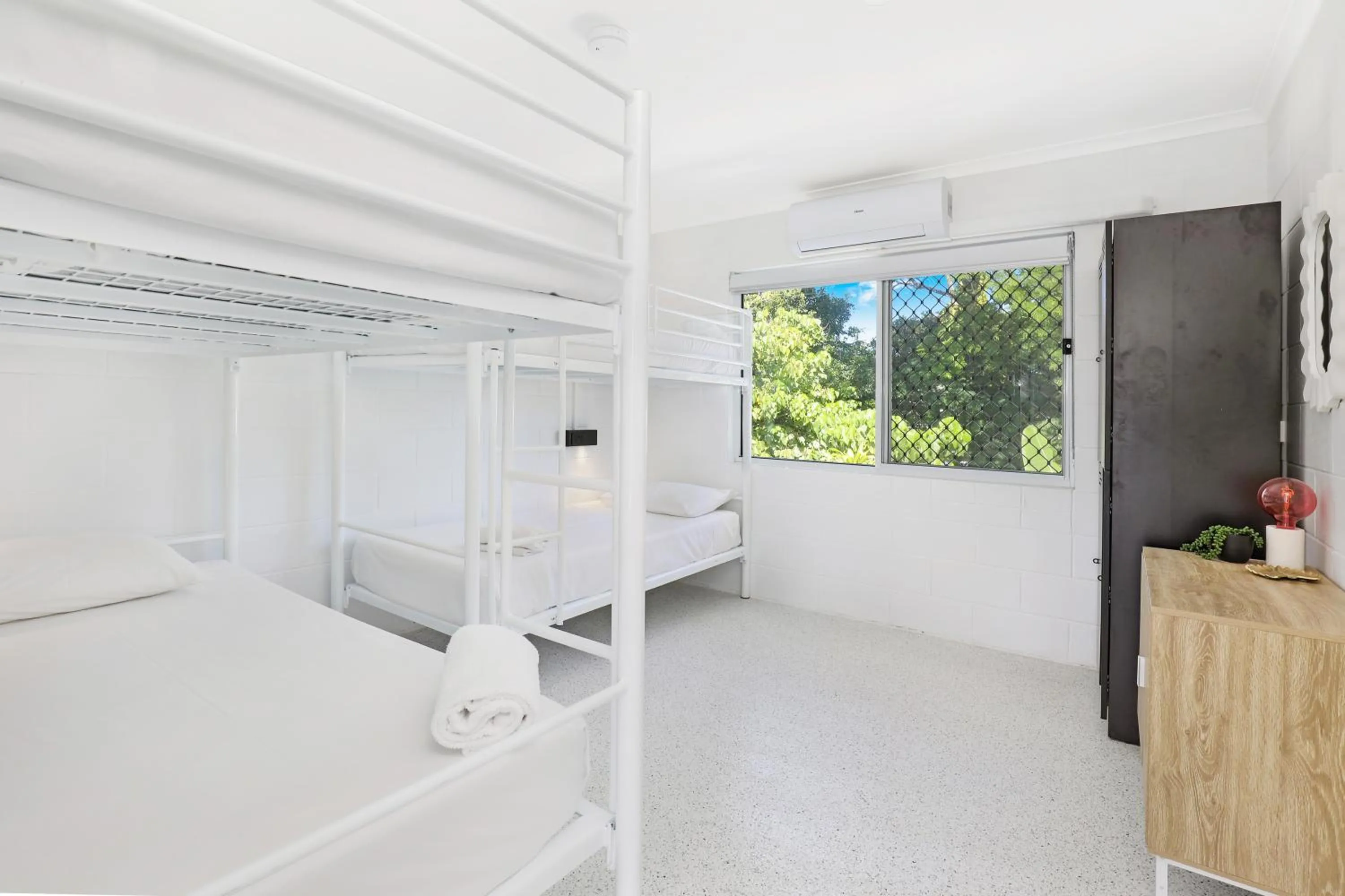 bunk bed, Bed in Palms on Parker Backpackers