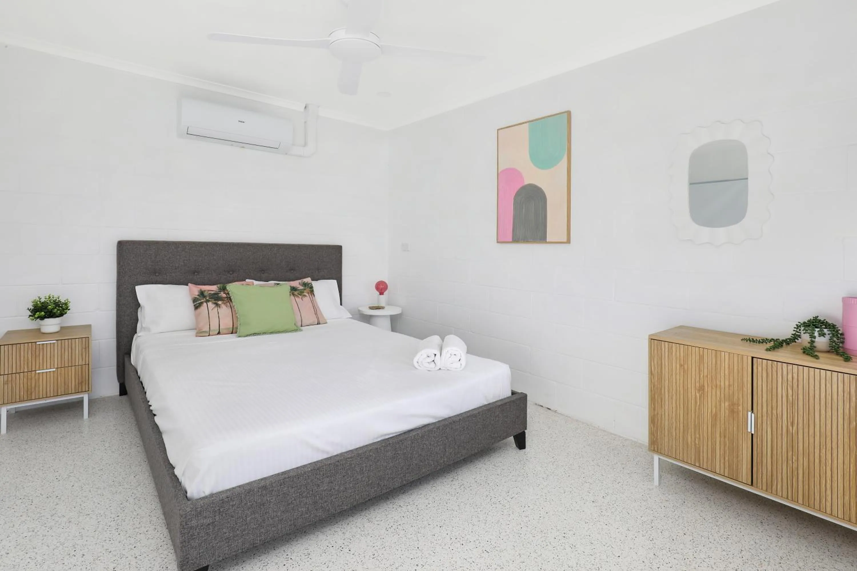 Photo of the whole room, Bed in Palms on Parker Backpackers