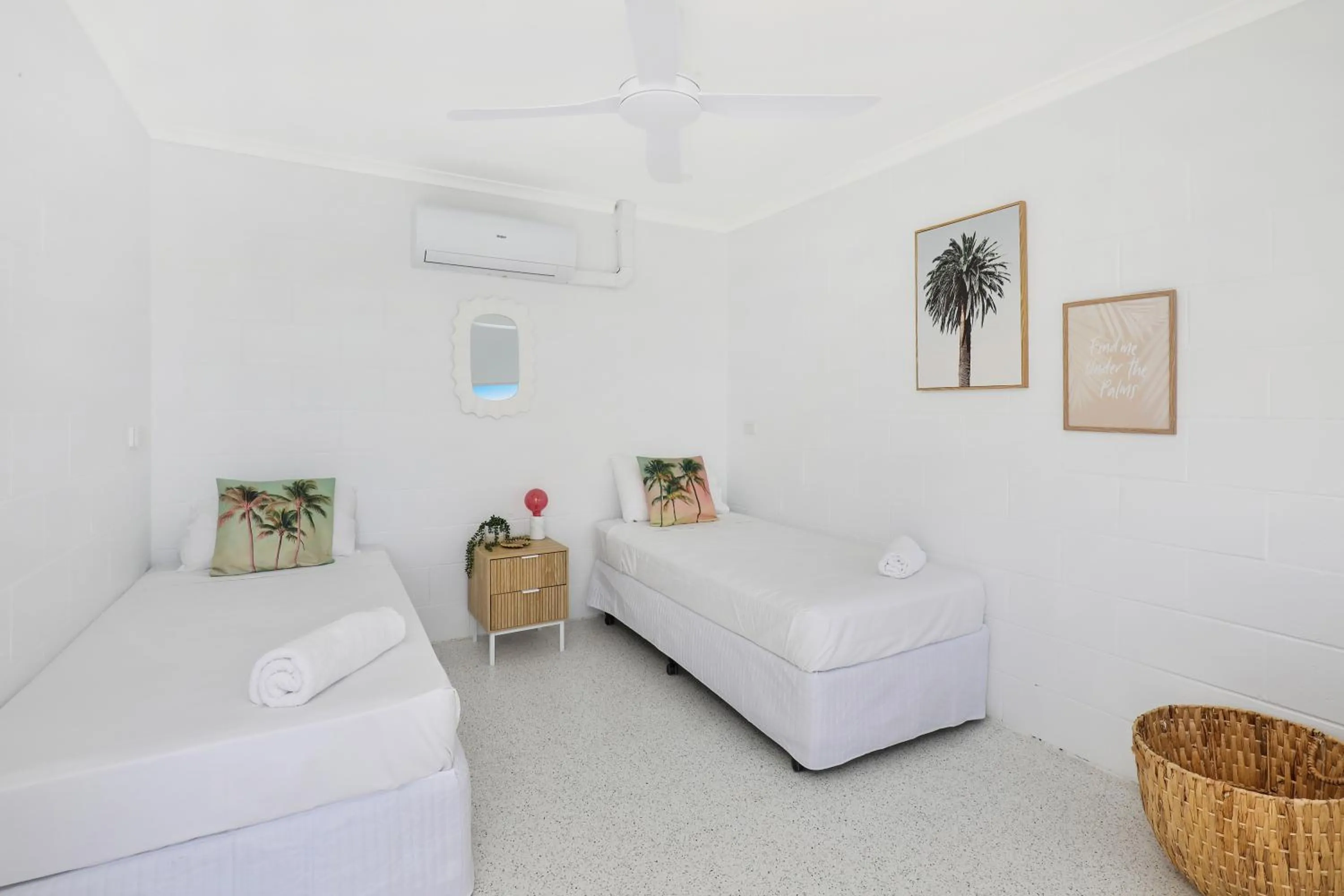 Photo of the whole room, Bed in Palms on Parker Backpackers