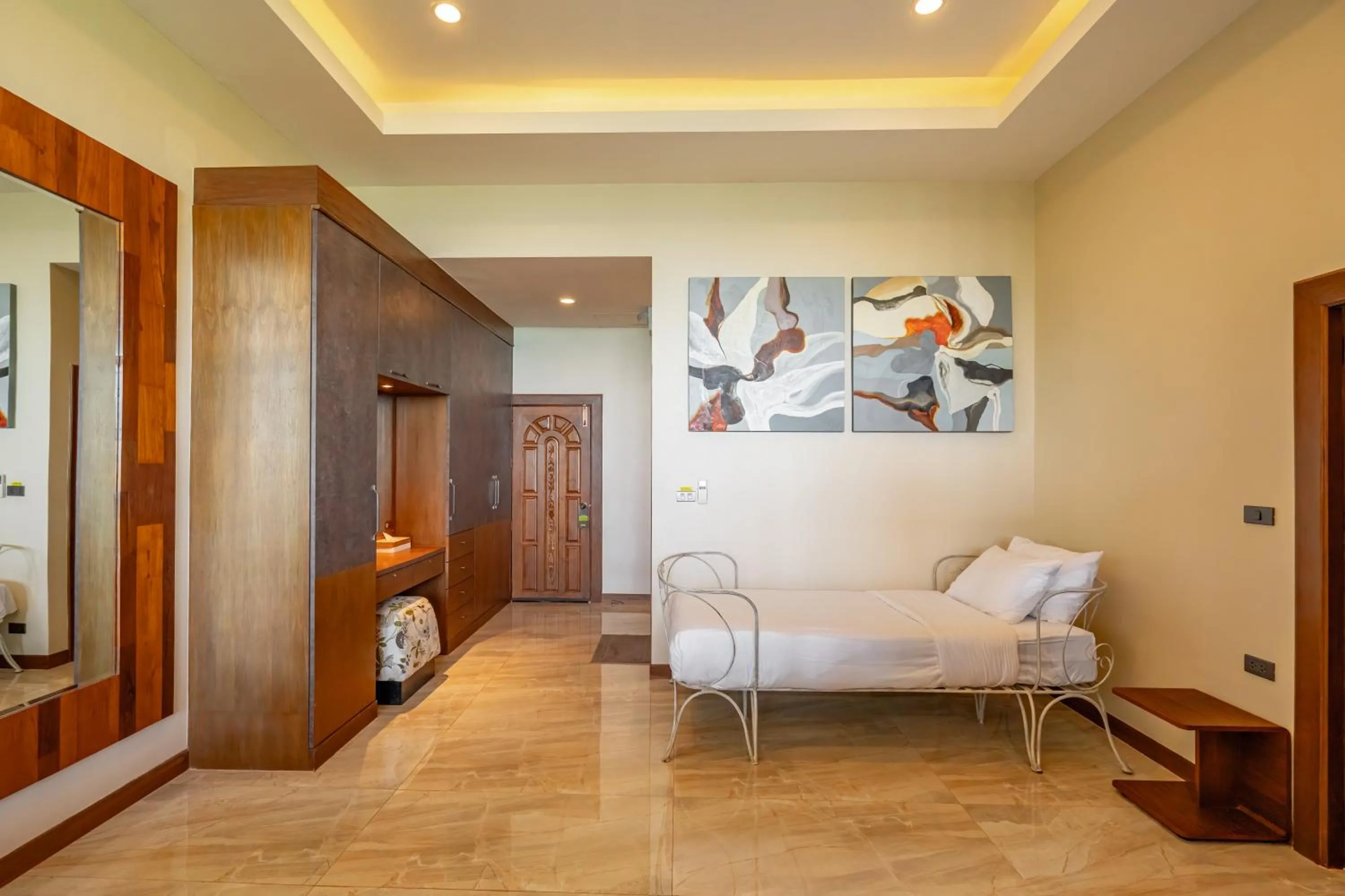 Bed in Ocean Pearl Seaview Residence