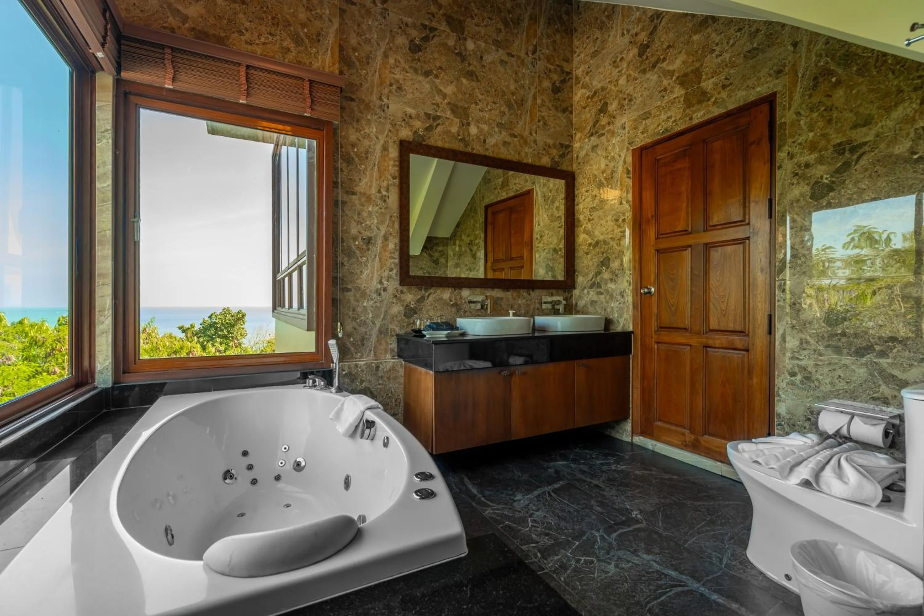 Bathroom in Ocean Pearl Seaview Residence