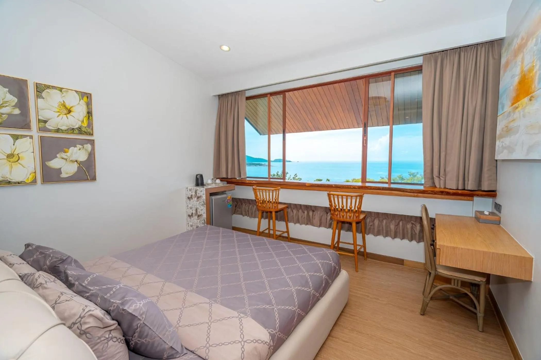 Bed in Ocean Pearl Seaview Residence