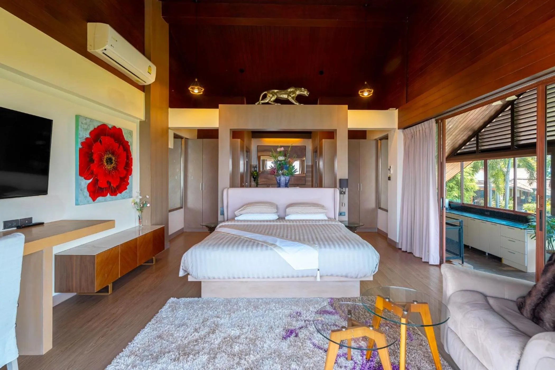 Bed in Ocean Pearl Seaview Residence