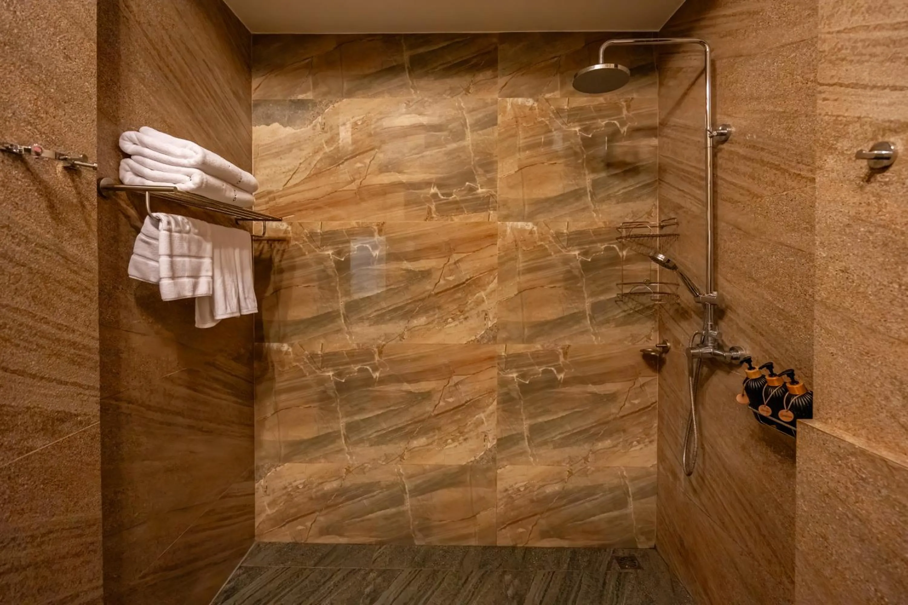 Shower in Ocean Pearl Seaview Residence