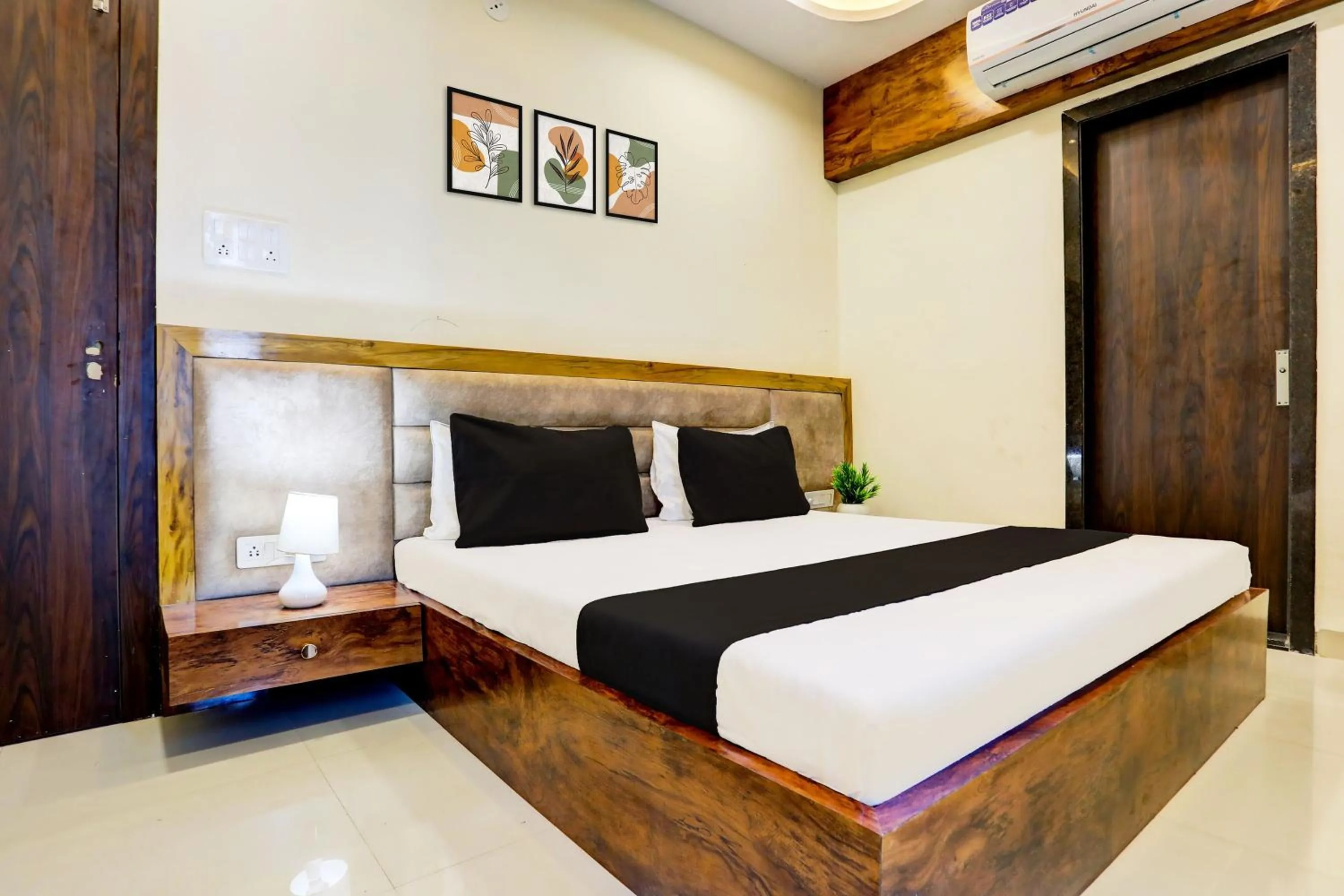 Bedroom, Bed in SPOT ON Hotel Shree Ji