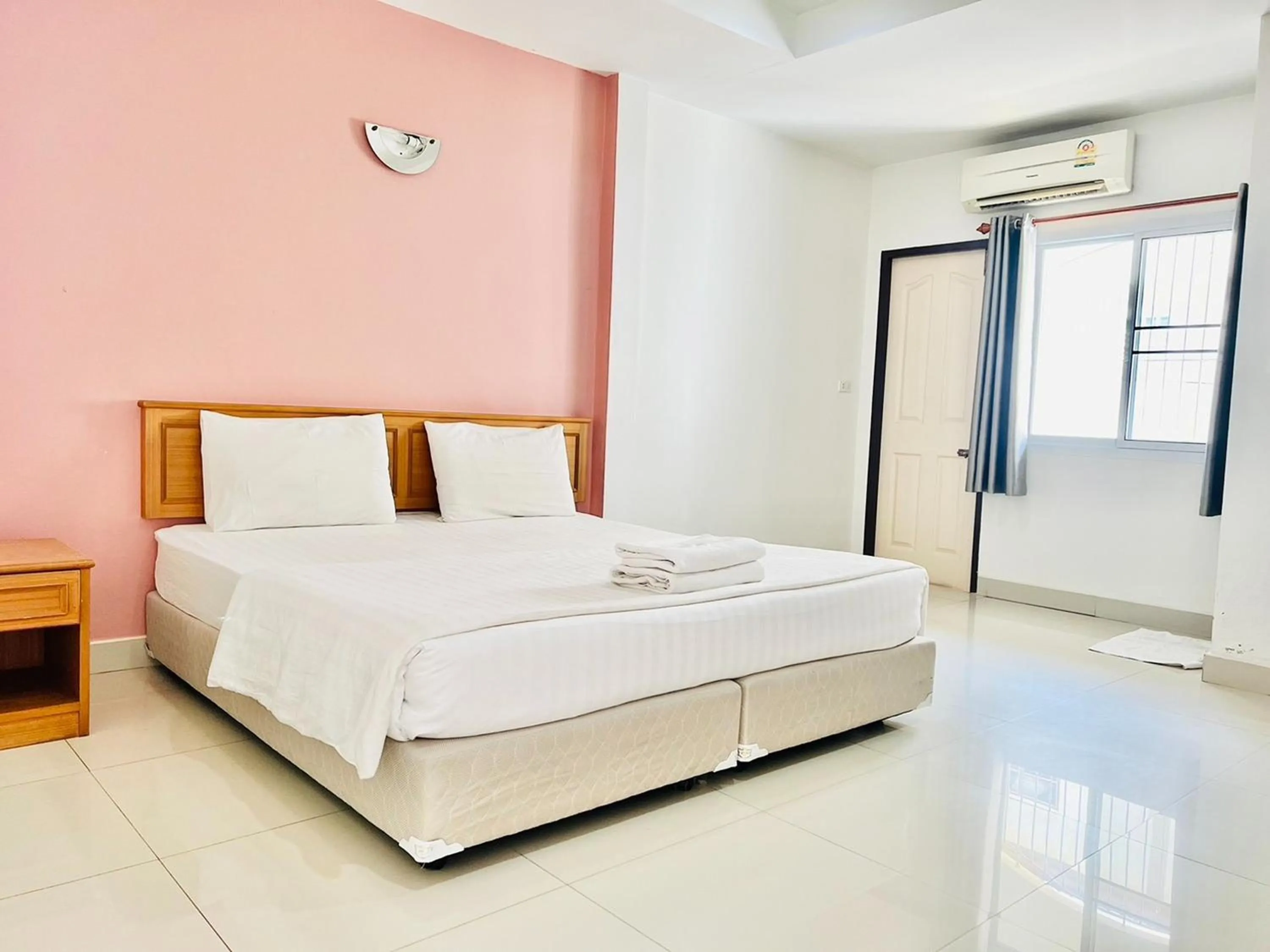 Bedroom, Bed in Udon Perfect Mansion