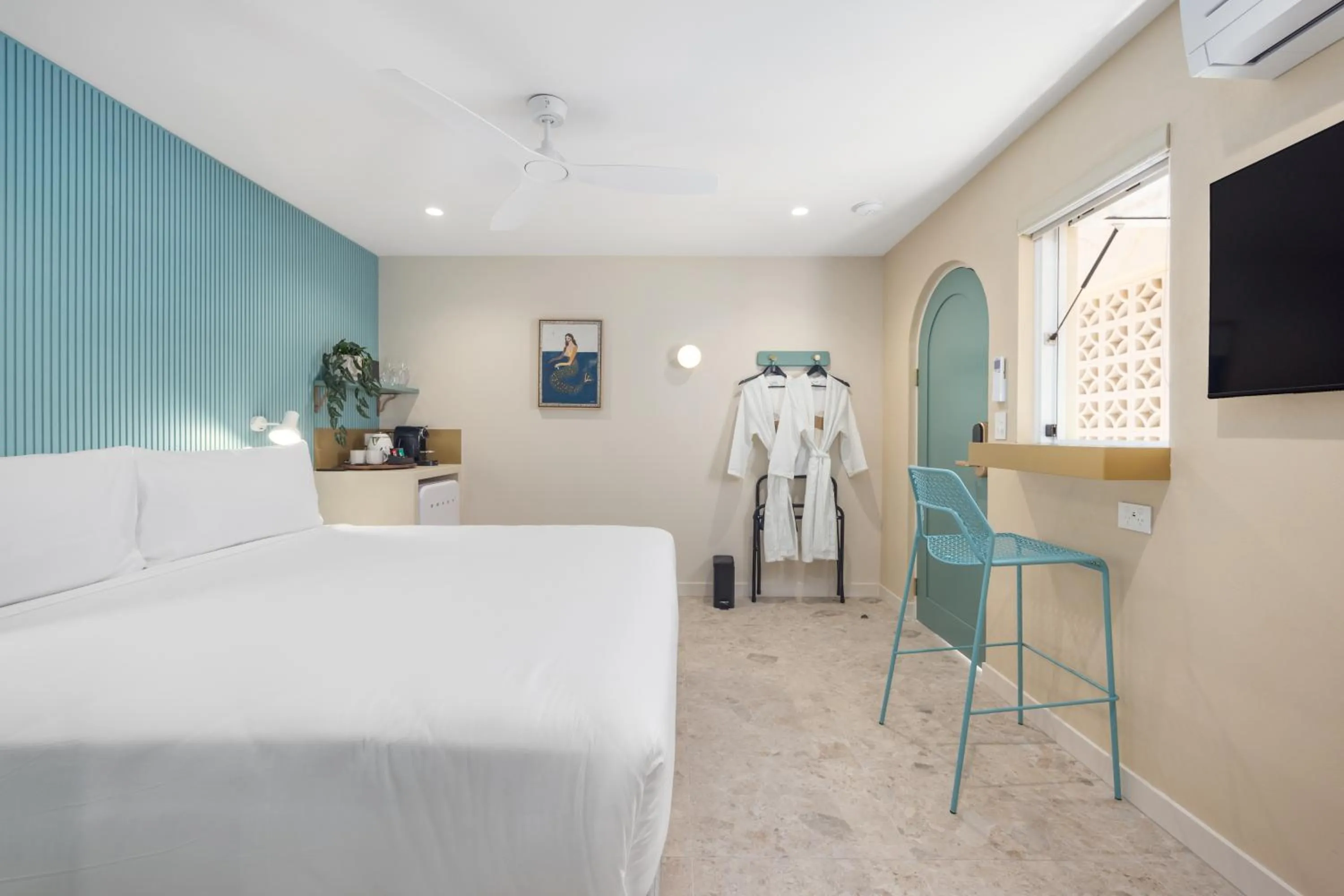 Bed in The Shores Miami