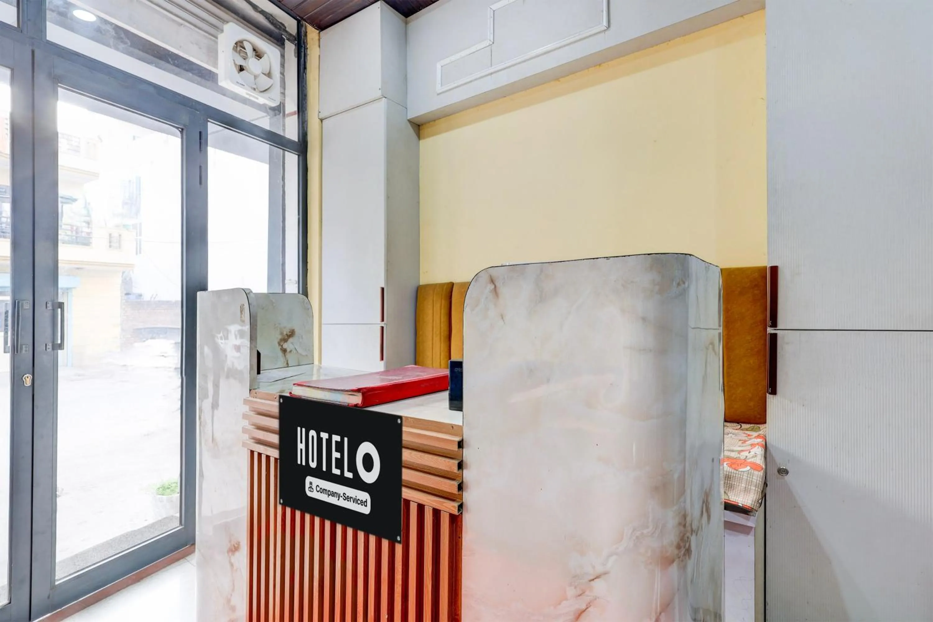 Lobby or reception in Super Hotel O Ambedkar Chowk Rewari formerly Hotel Shree