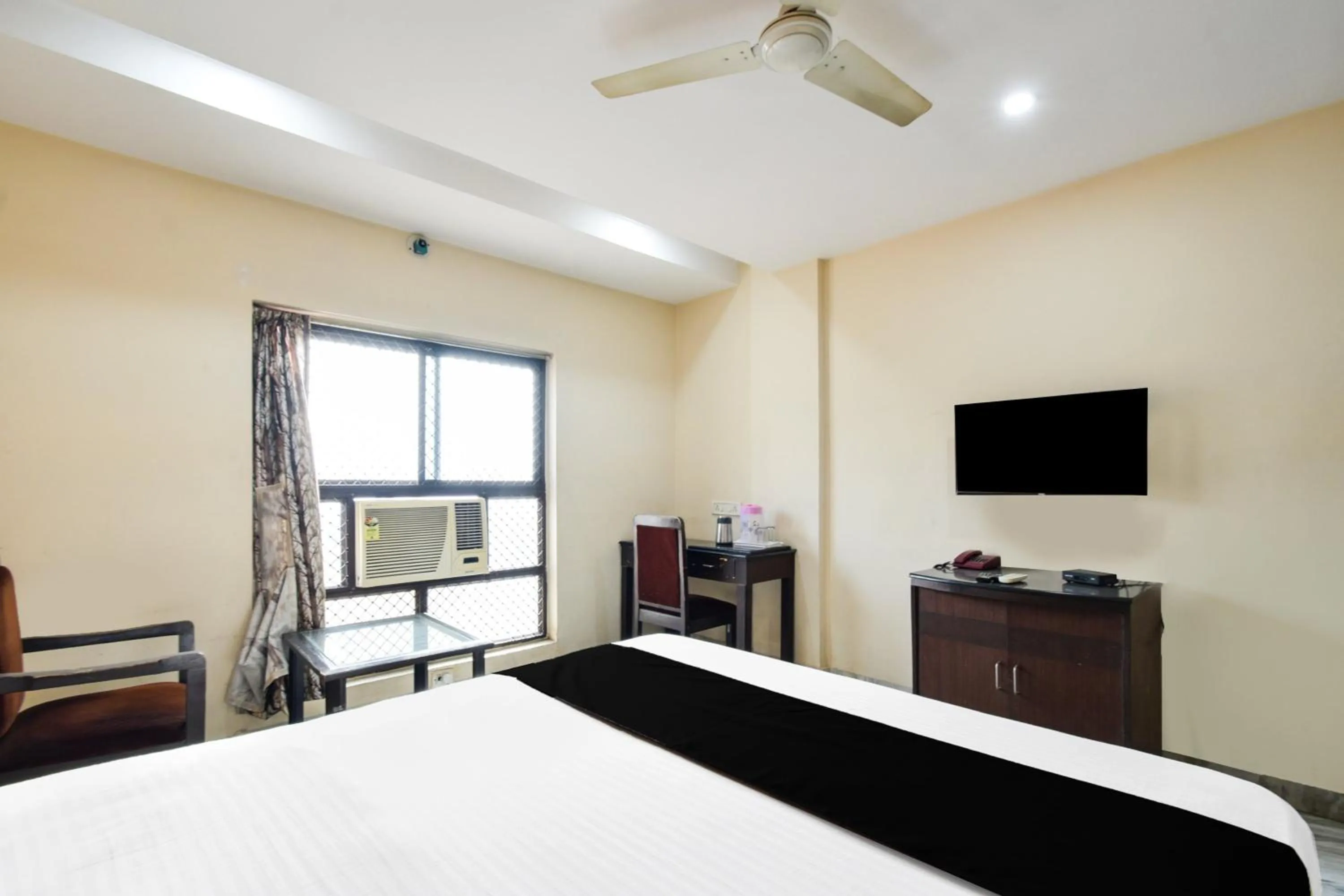 Bedroom, Bed in Townhouse OAK Secunderabad Near Railway Station Formerly Hotel Brahma