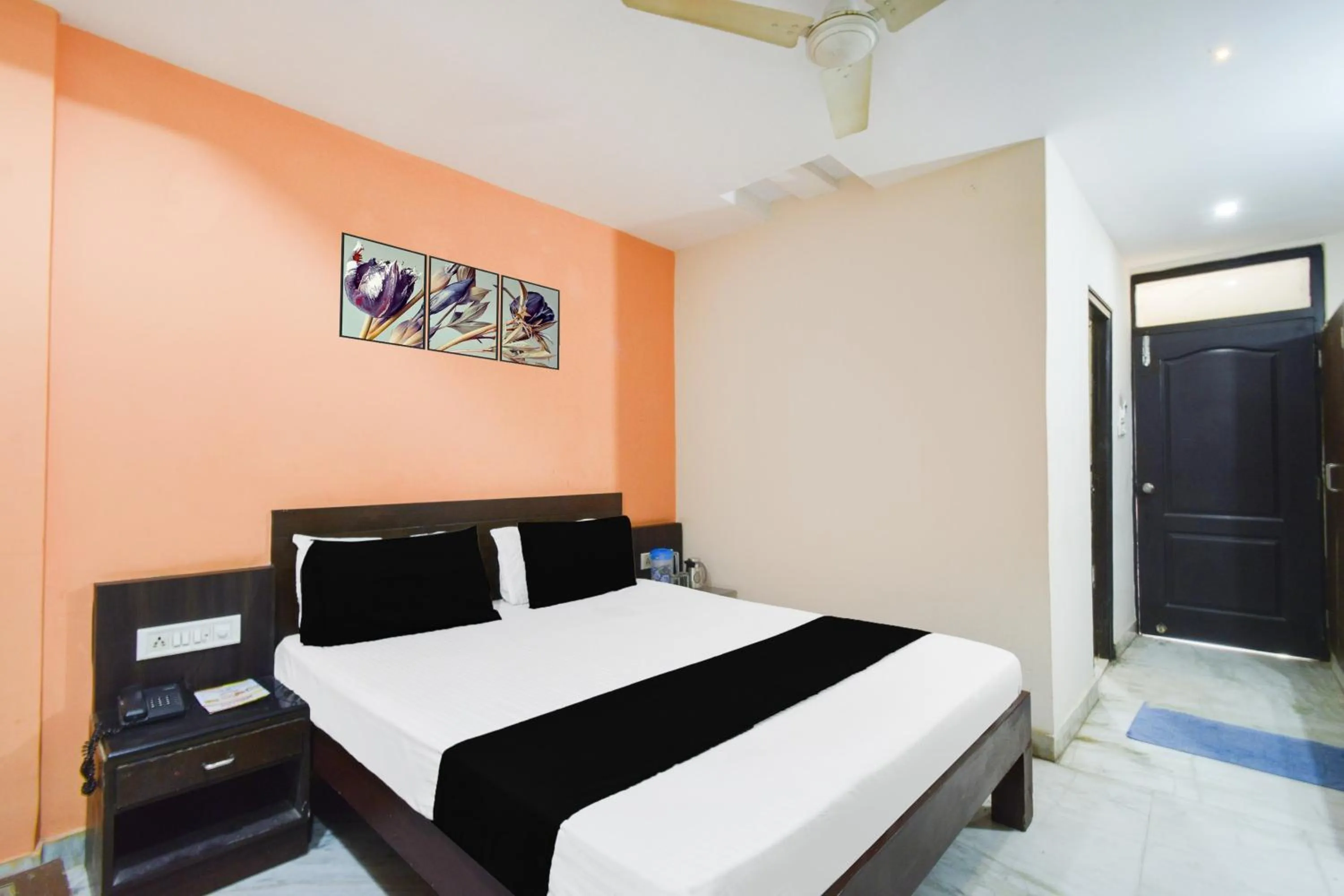 Bedroom, Bed in Townhouse OAK Secunderabad Near Railway Station Formerly Hotel Brahma