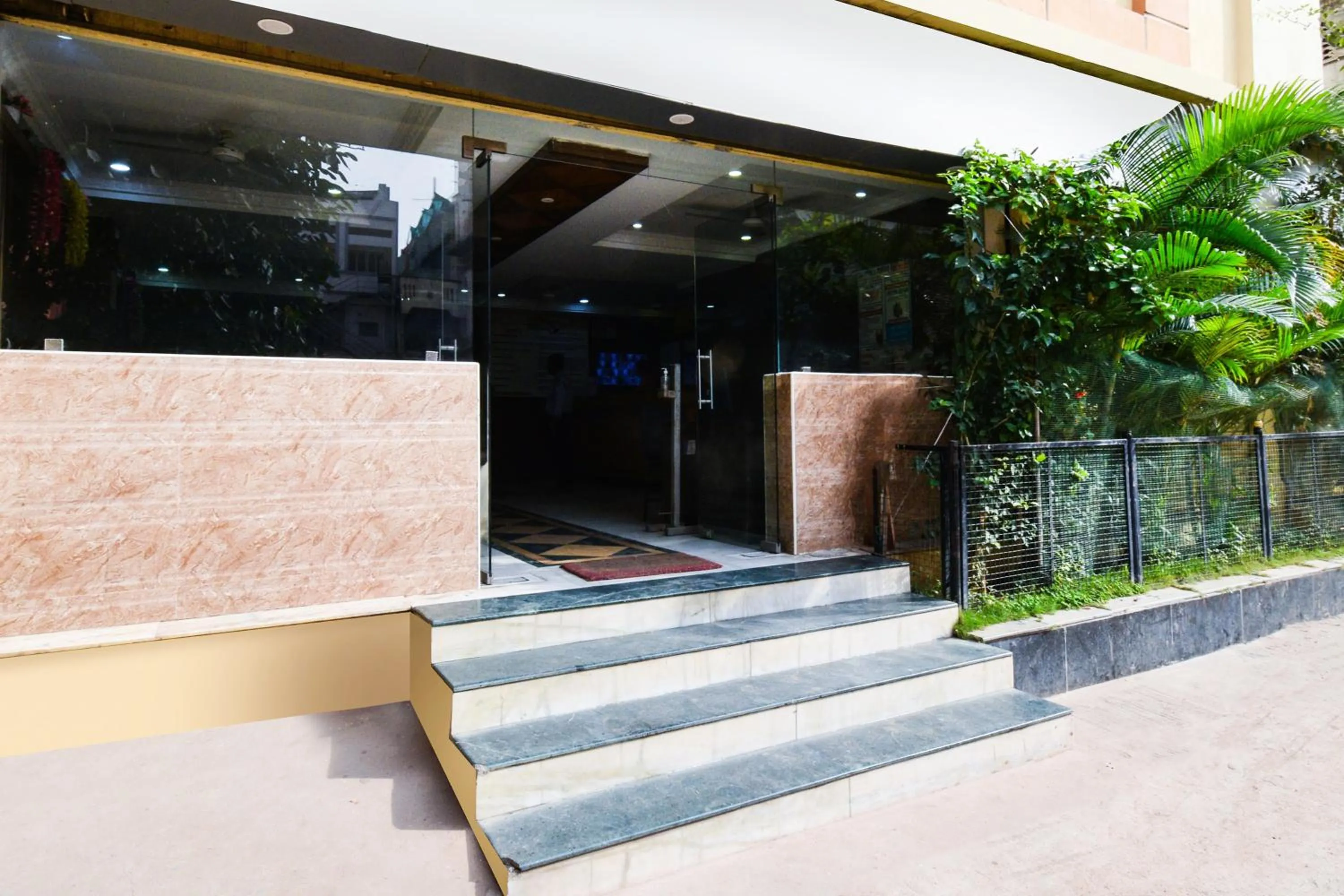 Facade/entrance in Townhouse OAK Secunderabad Near Railway Station Formerly Hotel Brahma