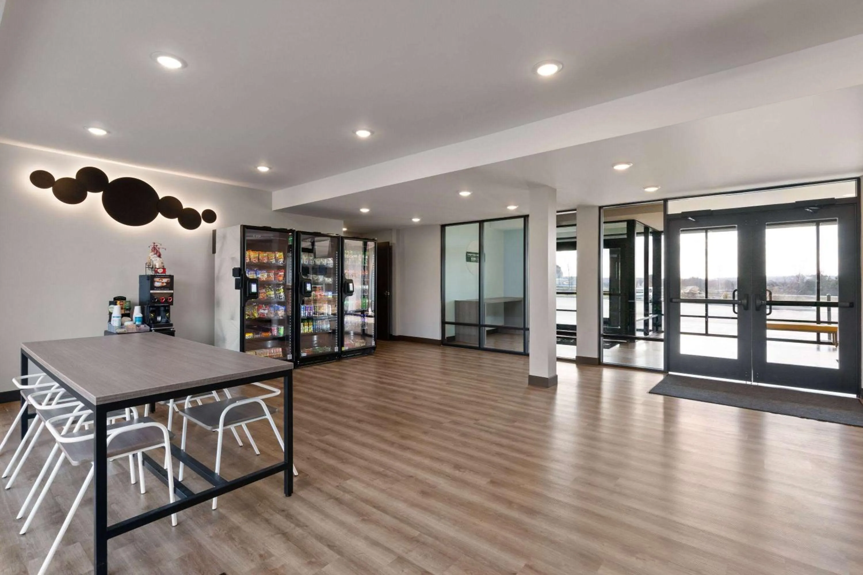 Lobby or reception in ECHO Suites Extended Stay by Wyndham Nashville/ Gallatin