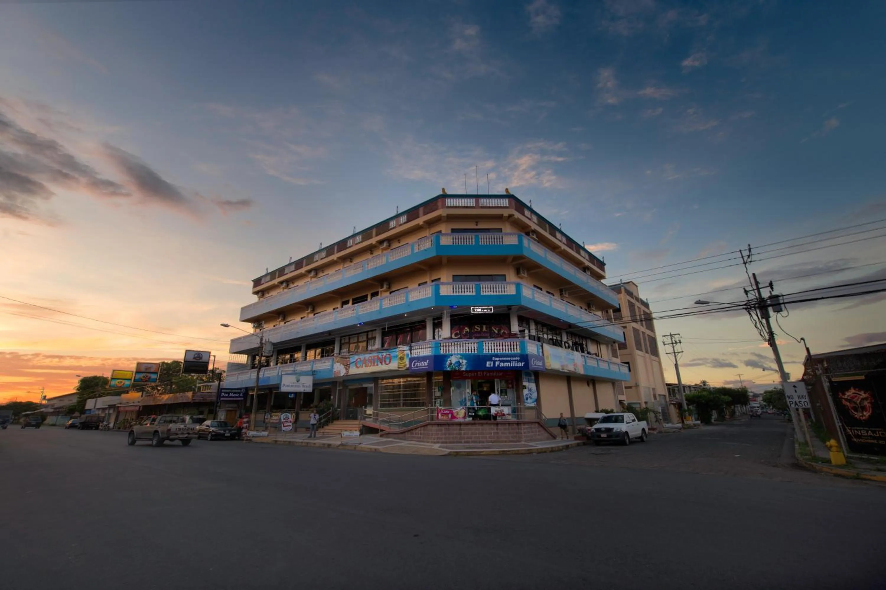 Facade/entrance in Hotel Puntarenas Beach