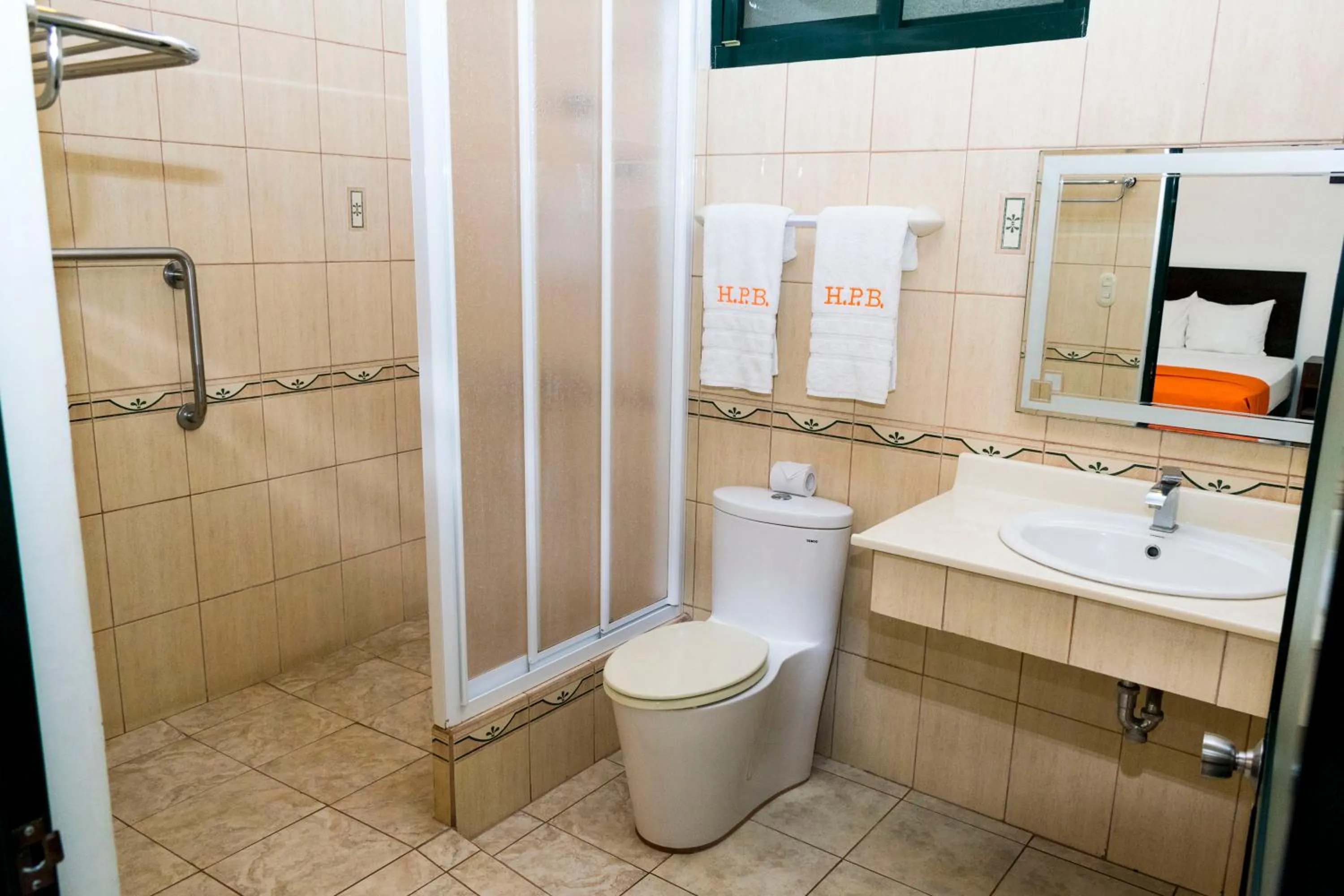 Bathroom in Hotel Puntarenas Beach