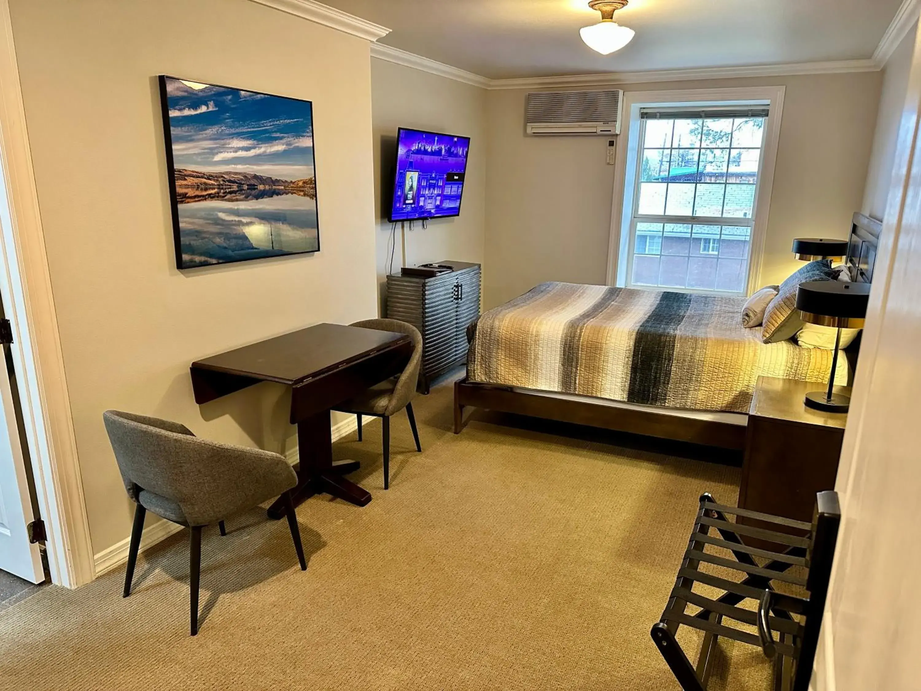 Queen Studio - single occupancy in Soap Lake Natural Spa & Resort Queen Studio - single occupancy in Soap Lake Natural Spa & Resort