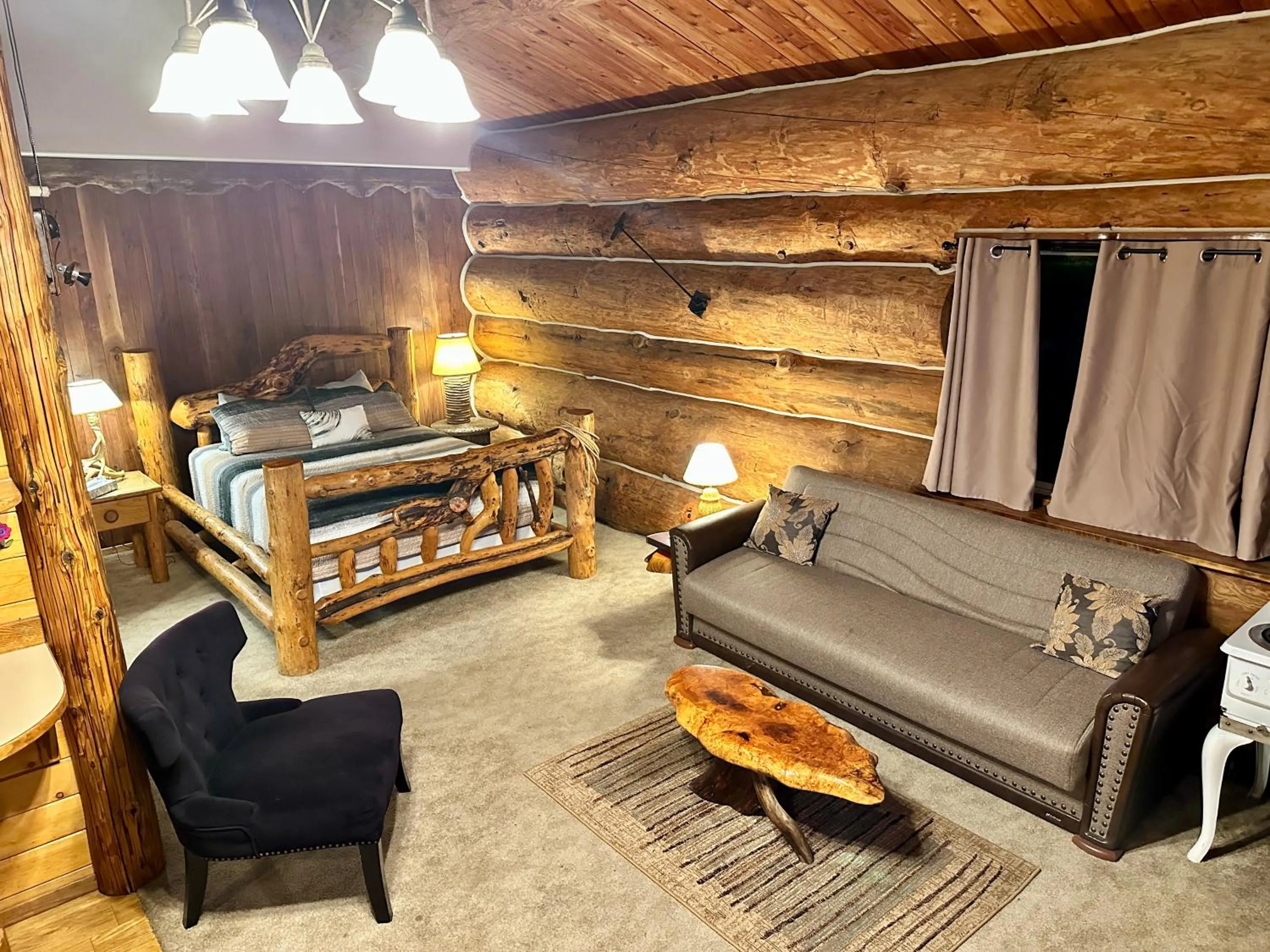 Photo of the whole room in Soap Lake Natural Spa & Resort