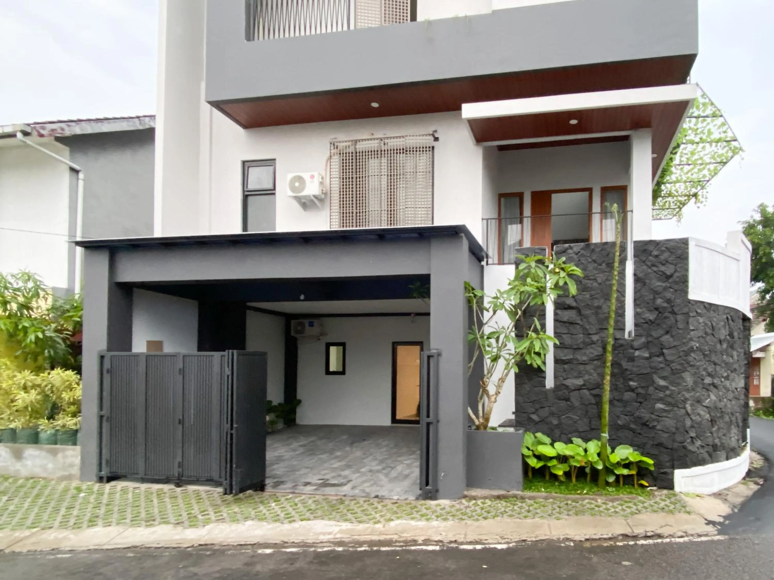 RedDoorz at Gentan Jakal
