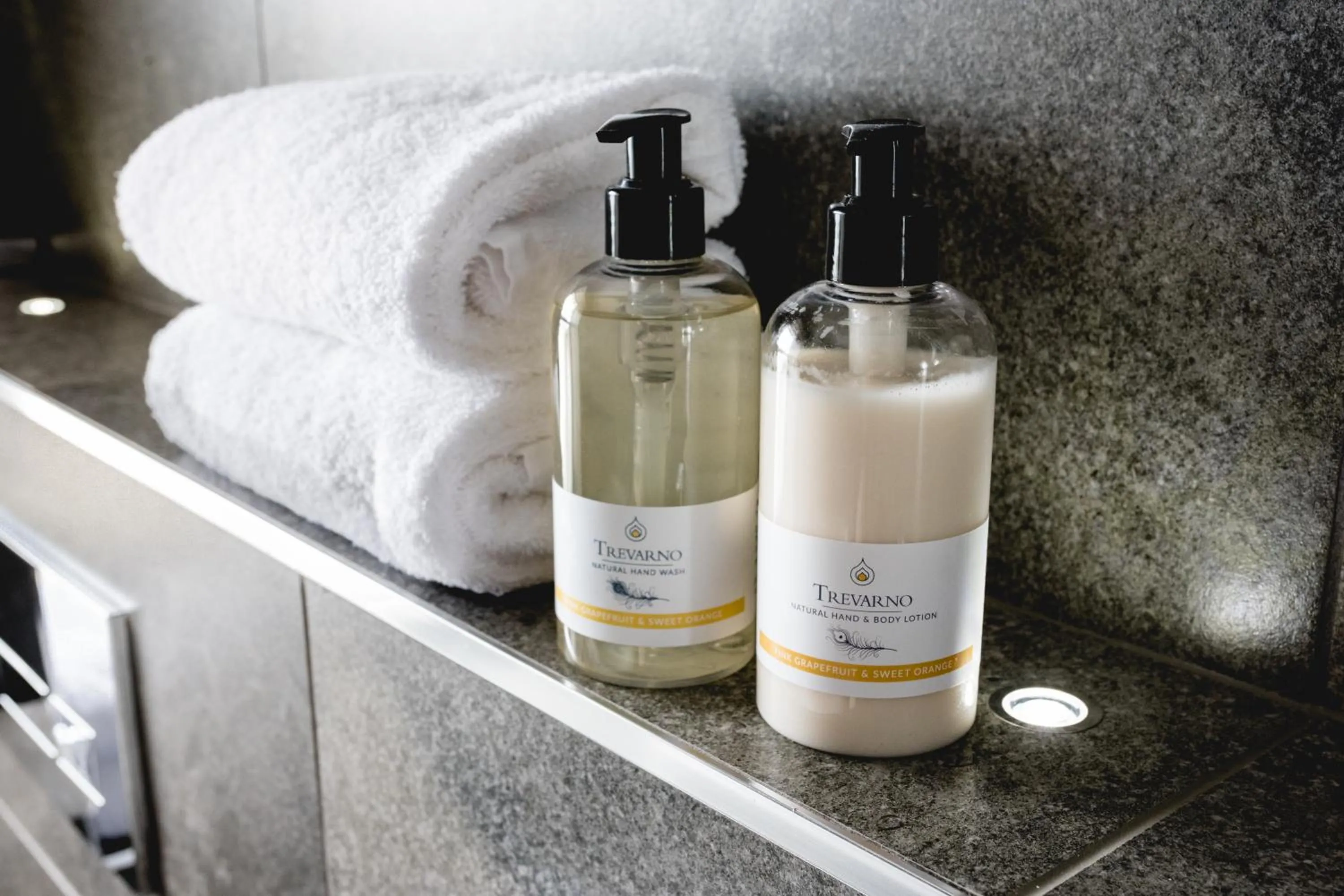 Shower in The Land's End Hotel