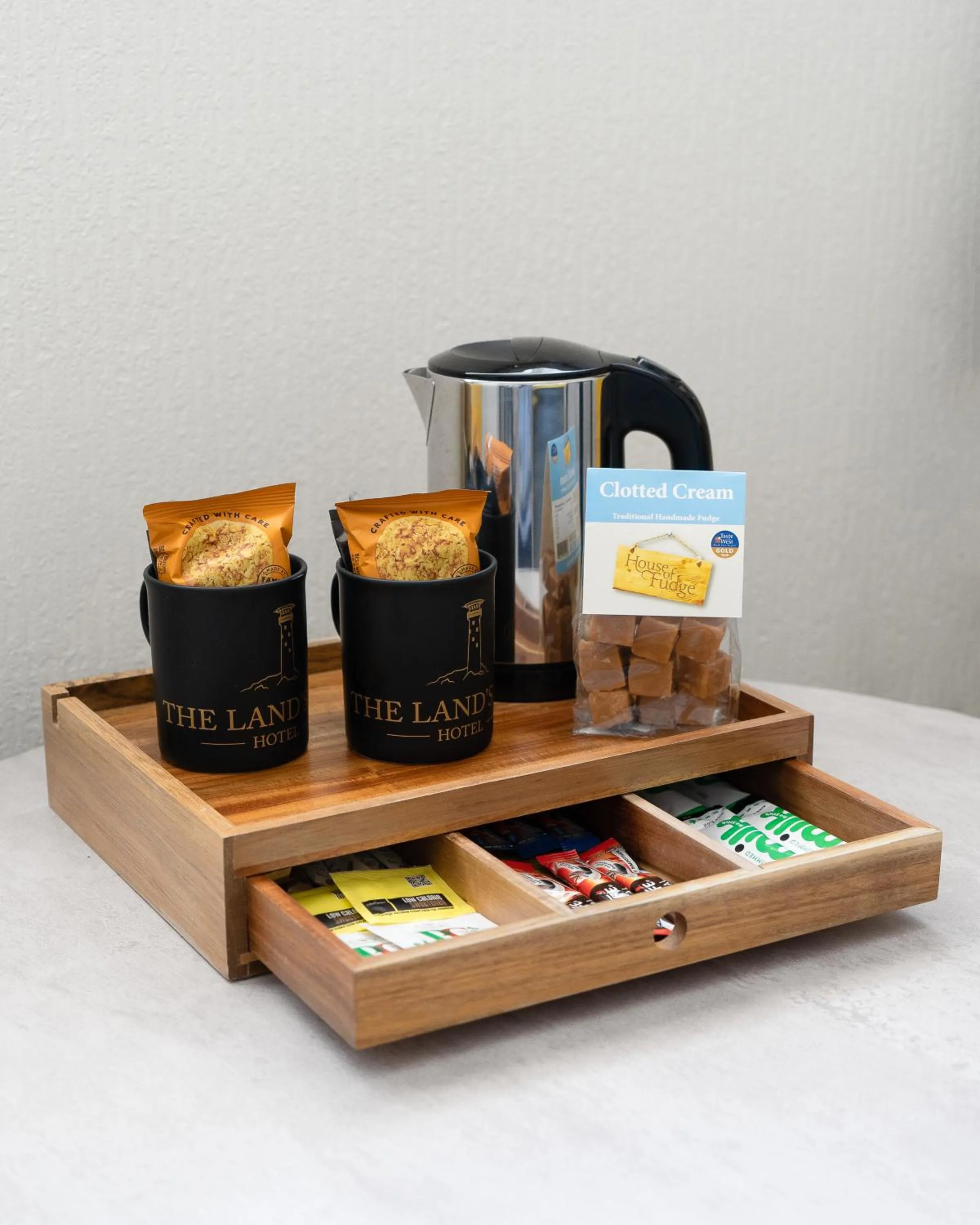 Coffee/tea facilities in The Land's End Hotel