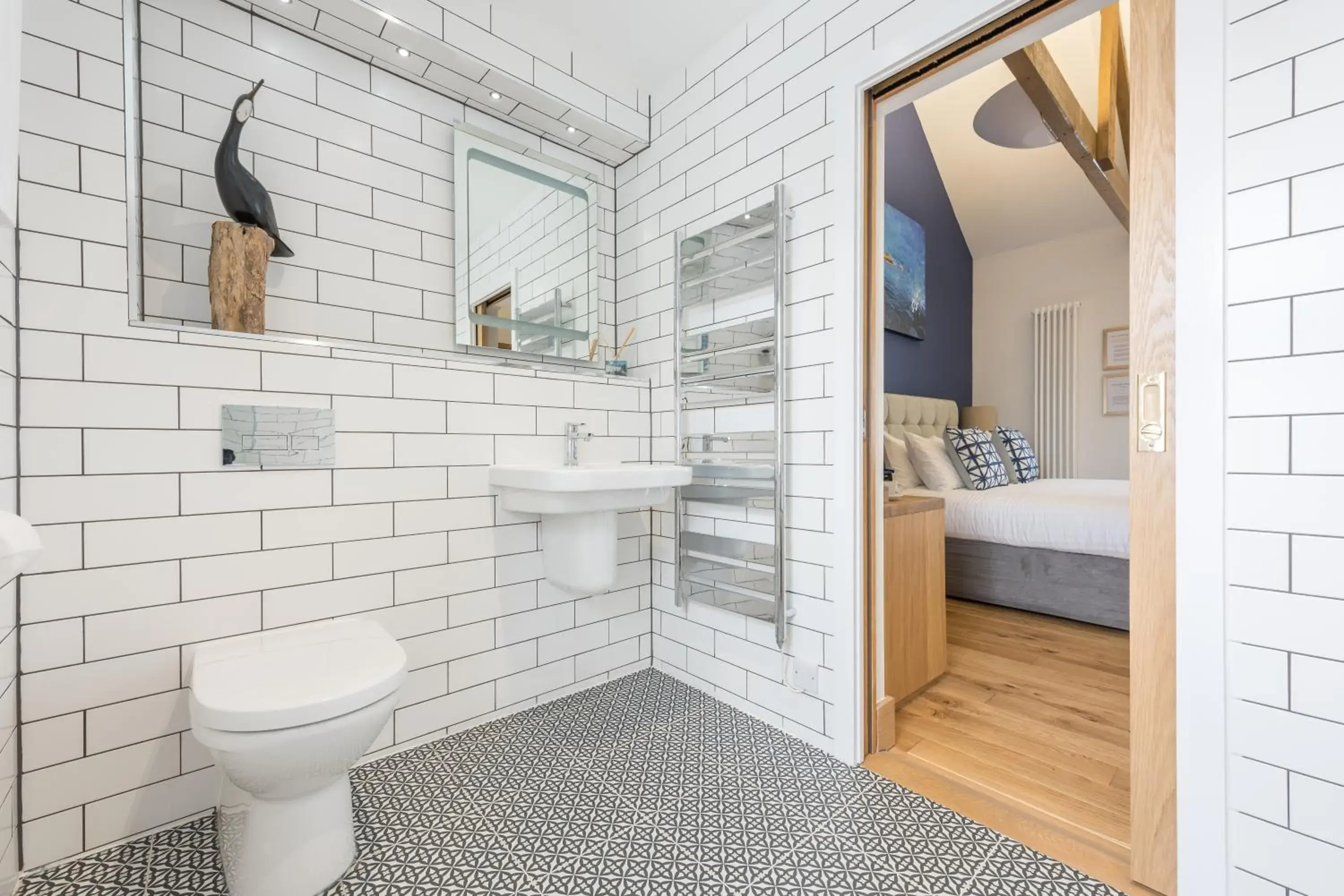 Toilet, Bed in The Land's End Hotel Toilet, Bed in The Land's End Hotel