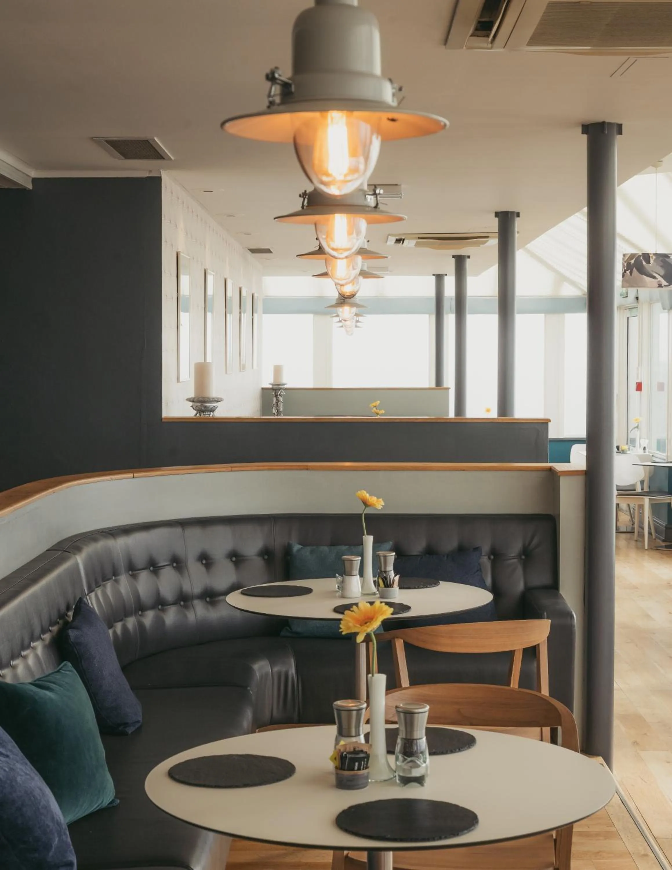 Restaurant/places to eat in The Land's End Hotel