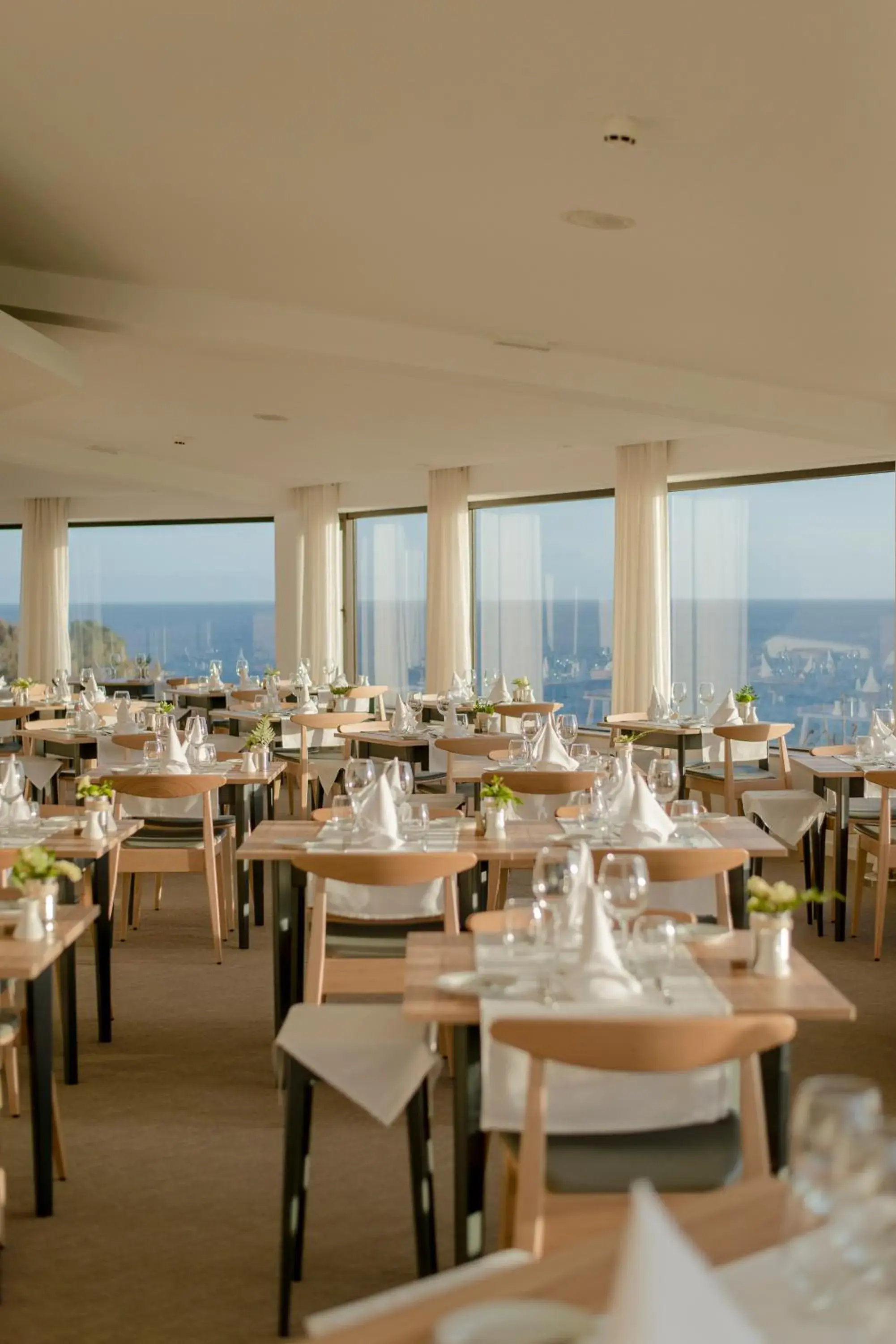 Restaurant/places to eat in Caloura Hotel Resort Restaurant/places to eat in Caloura Hotel Resort